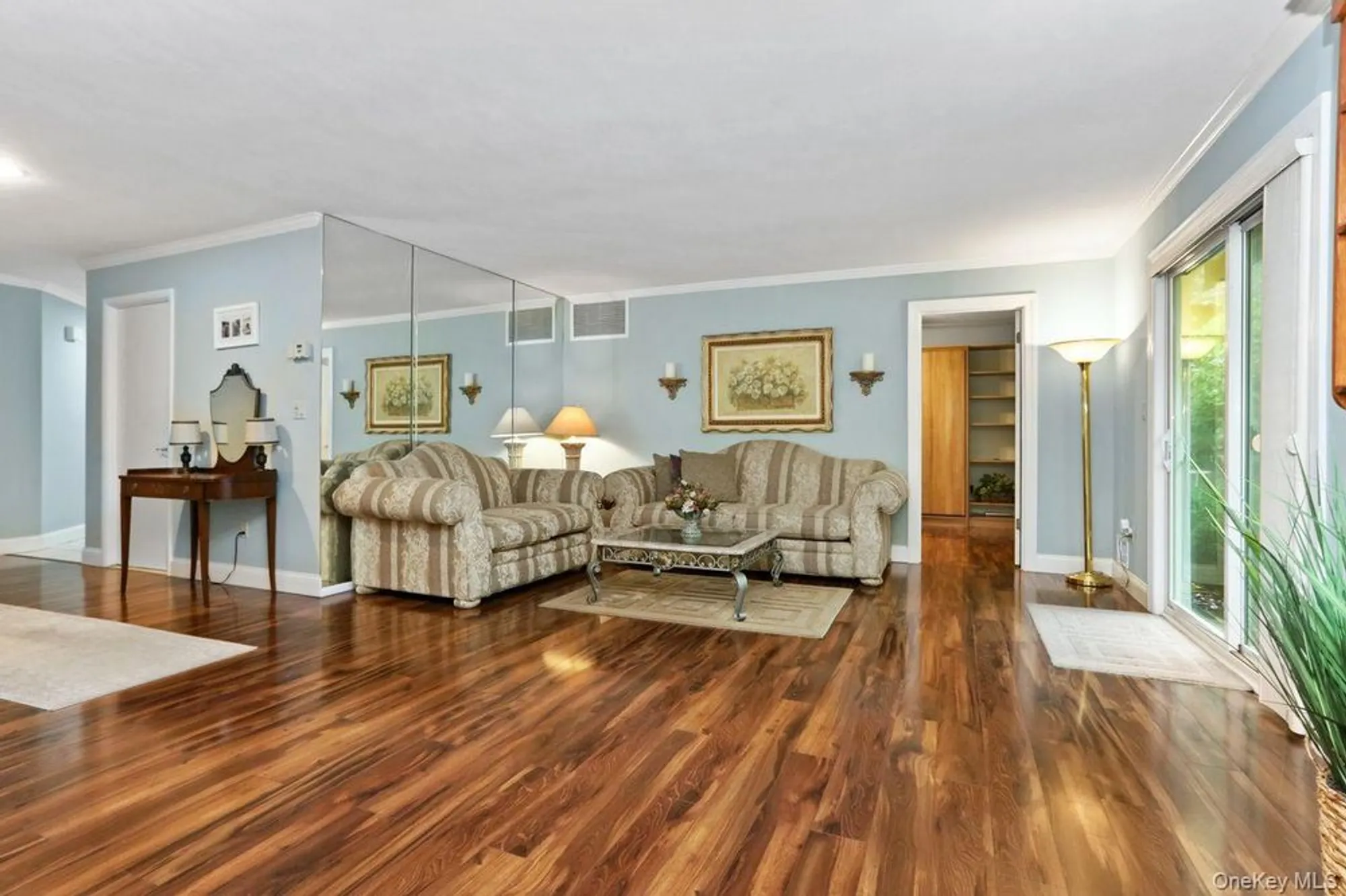 Property Slideshow image 6 of 35 | 141 flintlock way b, Yorktown Heights, NY, 10598
