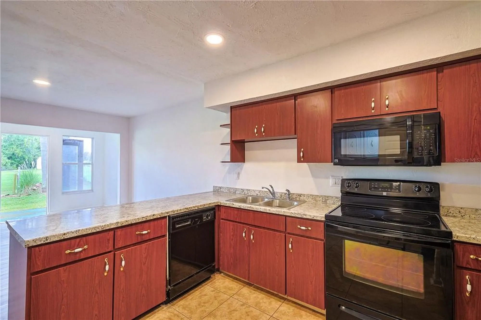 Property Slideshow image 4 of 34 | 15102 sandalwood dr # 102, Wildwood, FL, 34785
