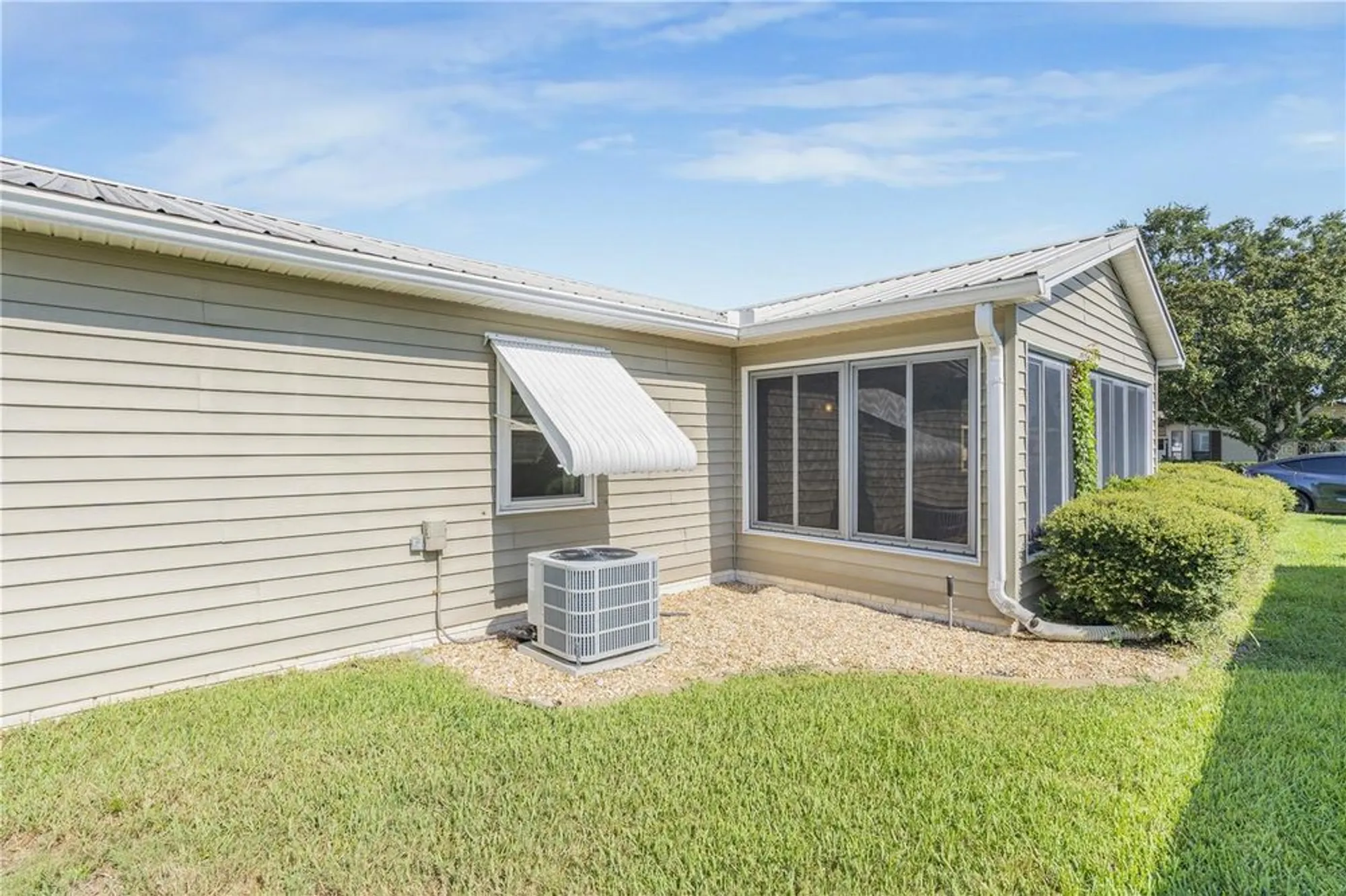 Property Slideshow image 4 of 33 | 1114 paradise dr, Lady Lake, FL, 32159