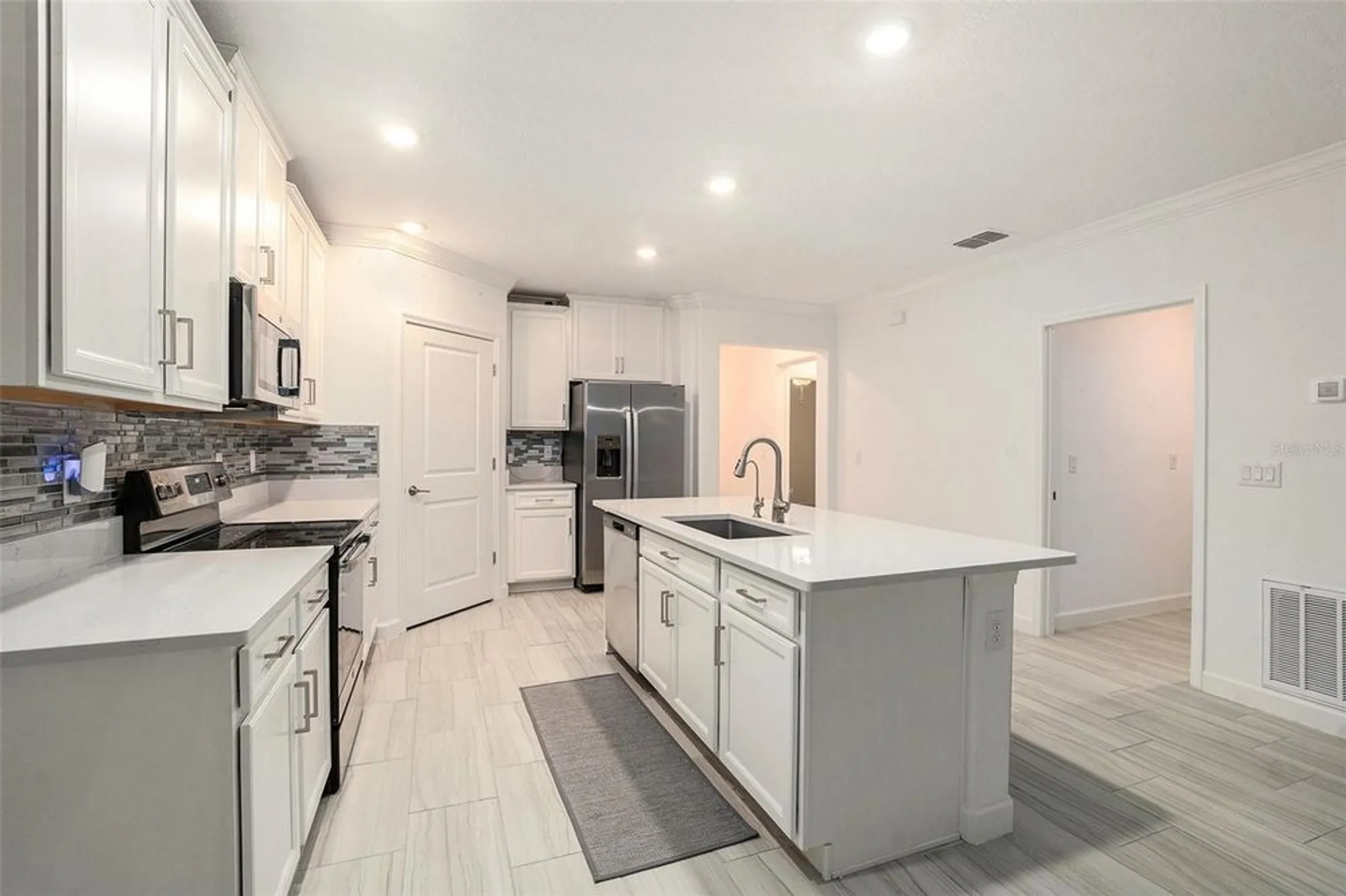 Property Slideshow image 4 of 17 | 16664 shell bay dr, Land O Lakes, FL, 34638