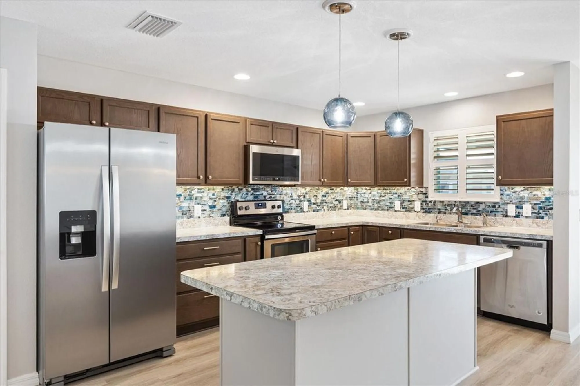 Property Slideshow image 9 of 37 | 706 jason dr, Lady Lake, FL, 32159