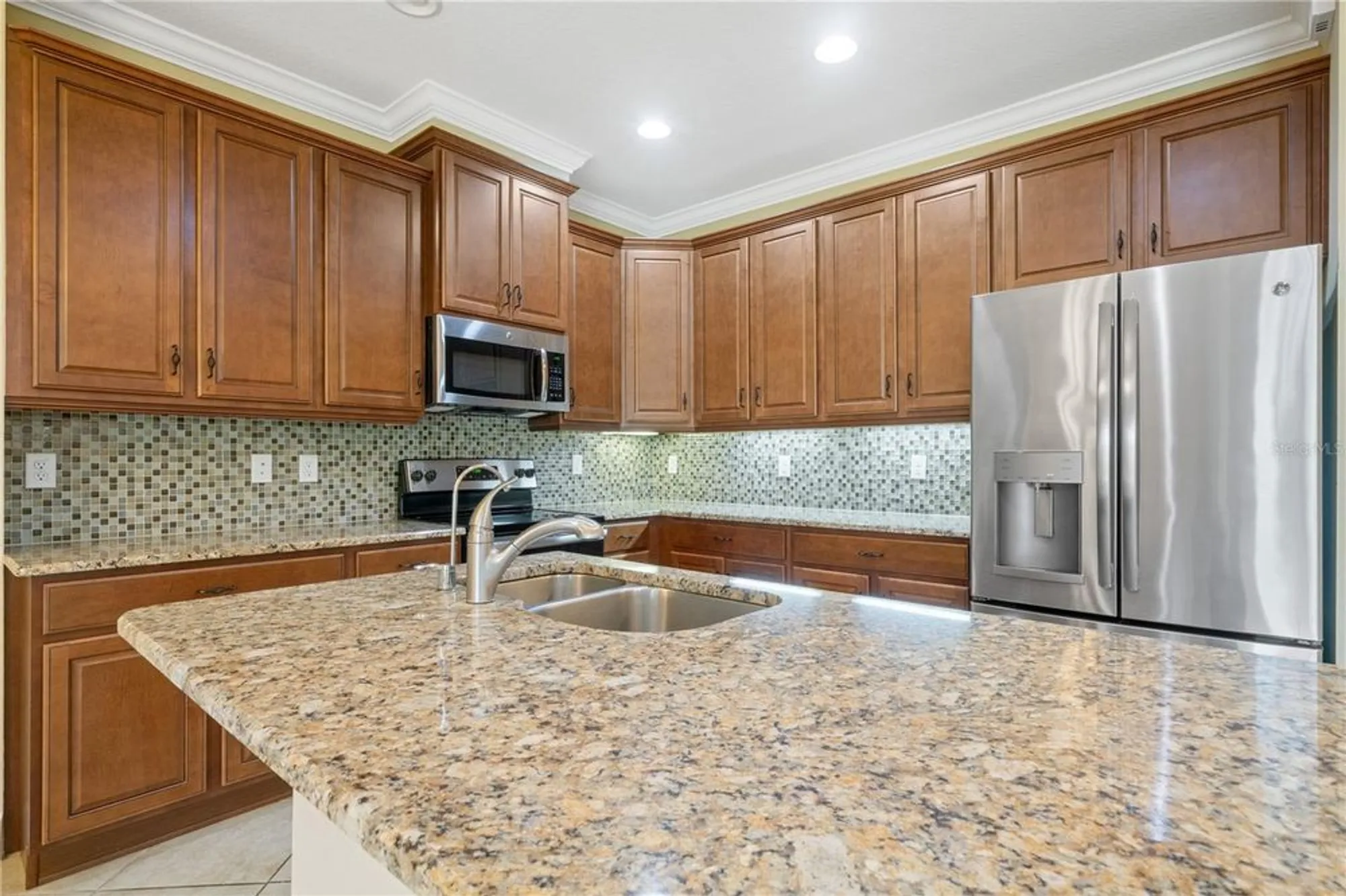 Property Slideshow image 12 of 57 | 802 chipper dr, Sun City Center, FL, 33573
