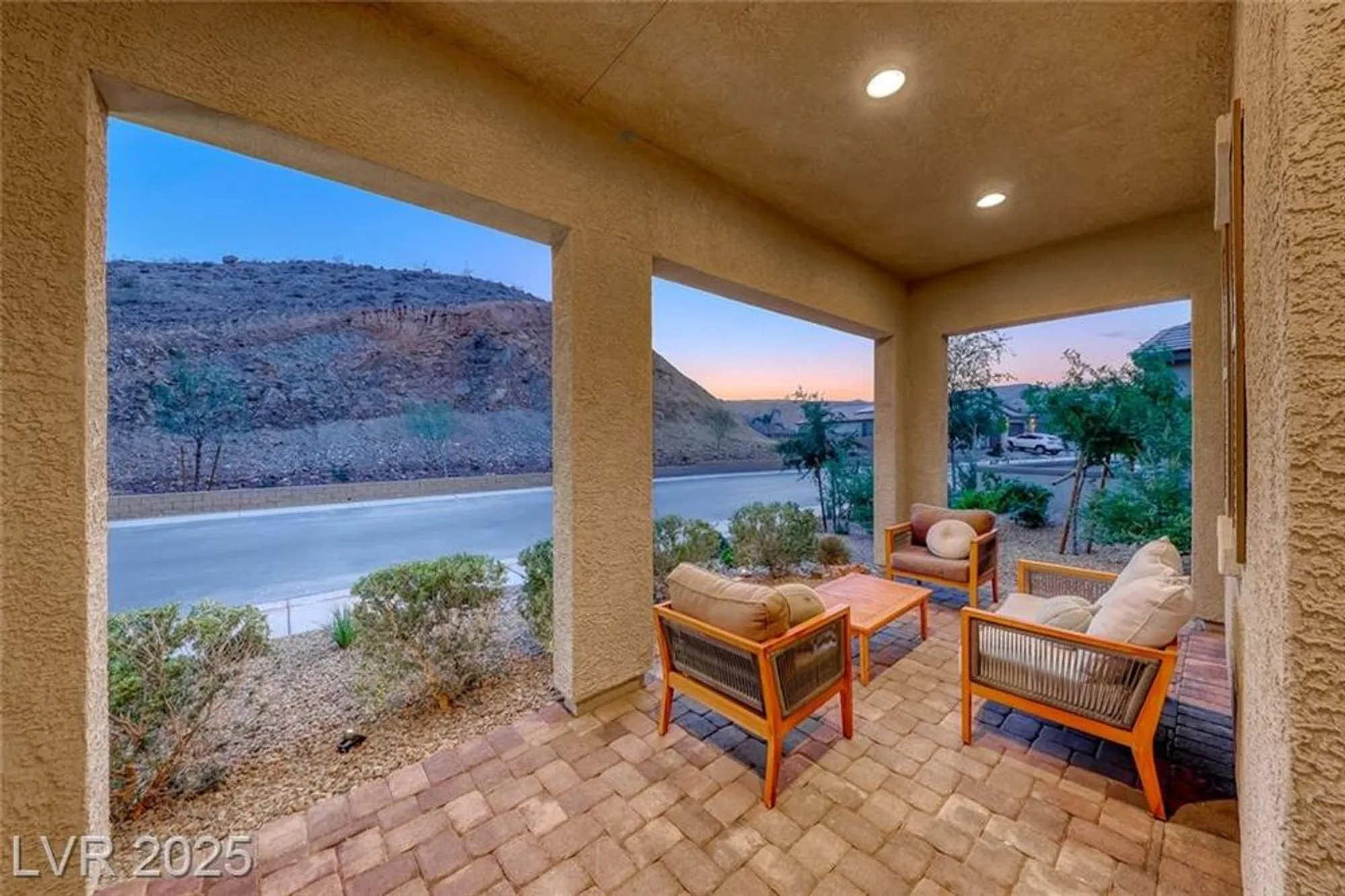 Property Slideshow image 7 of 78 | 32 tatahatso point st, Henderson, NV, 89011