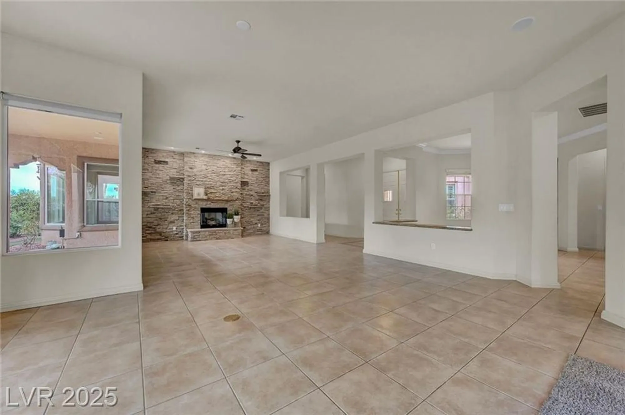 Property Slideshow image 12 of 61 | 4636 riva de romanza st, Las Vegas, NV, 89135