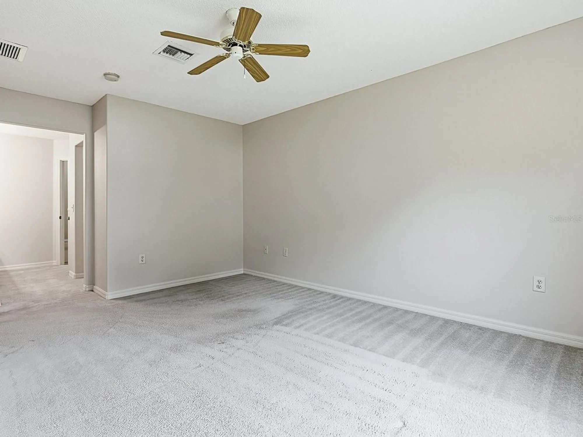 Property Slideshow image 24 of 41 | 231 bentwood dr, Leesburg, FL, 34748