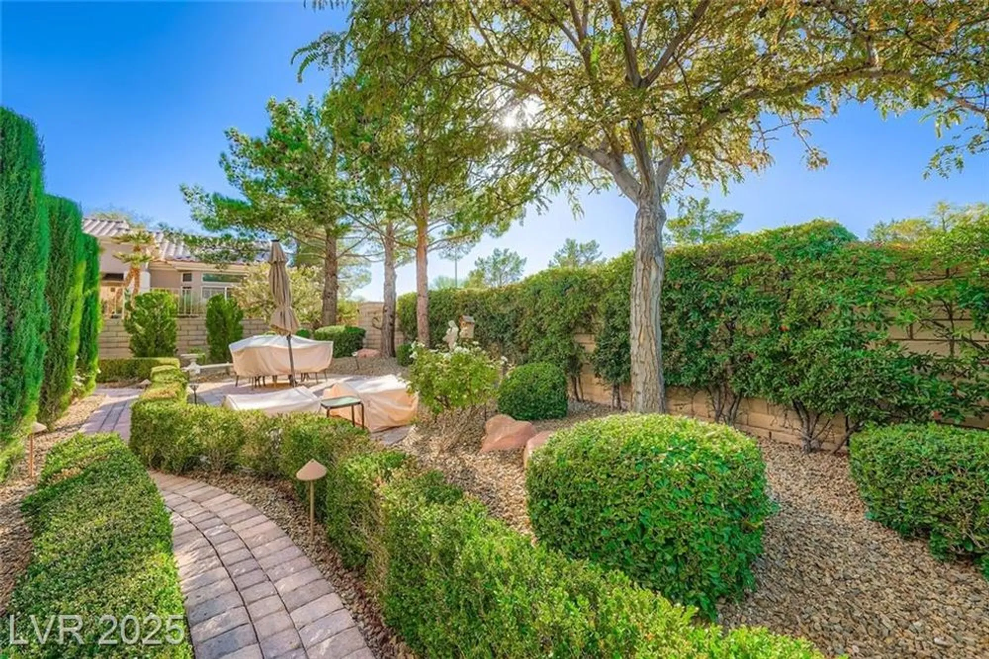 Property Slideshow image 24 of 28 | 10737 shackleton dr, Las Vegas, NV, 89134