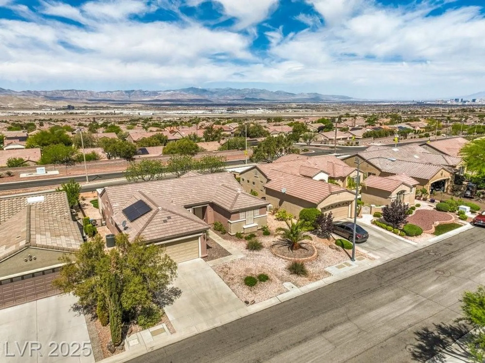 Property Slideshow image 59 of 72 | 2095 colvin run dr, Henderson, NV, 89052