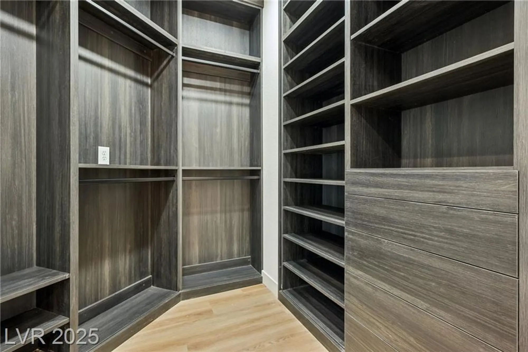 Property Slideshow image 61 of 96 | 10480 premia pl, Las Vegas, NV, 89135