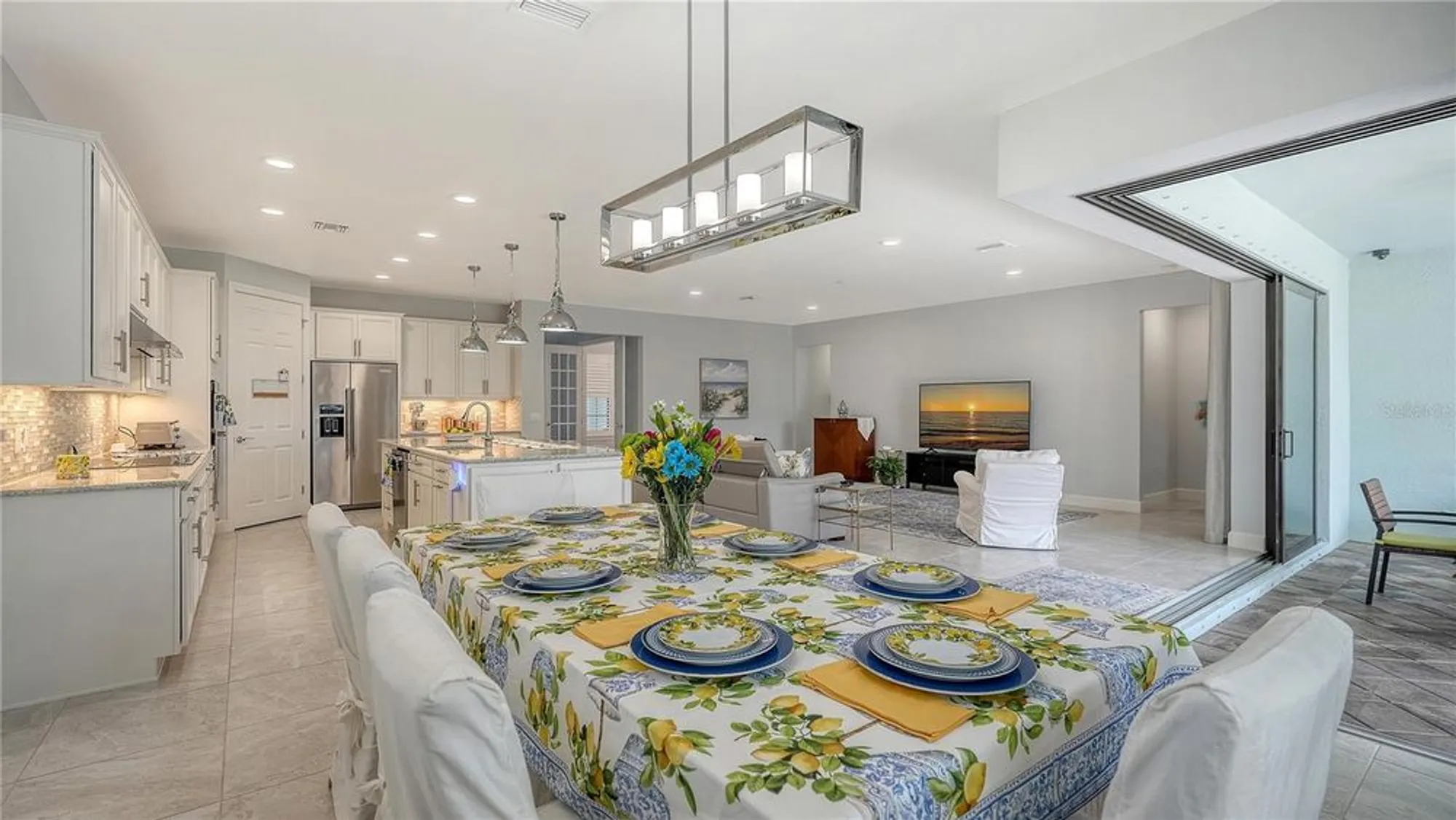 Property Slideshow image 11 of 59 | 5595 rain lily ct, Sarasota, FL, 34238