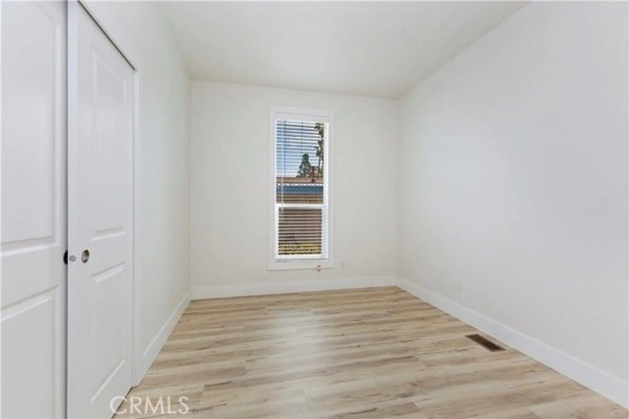 Property Slideshow image 26 of 38 | 991 norwich way, Corona, CA, 92882