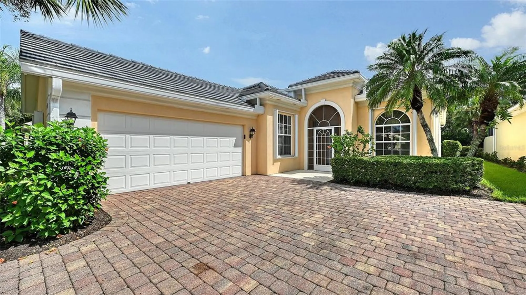 Property Slideshow image 1 of 100 | 5679 ferrara dr, Sarasota, FL, 34238