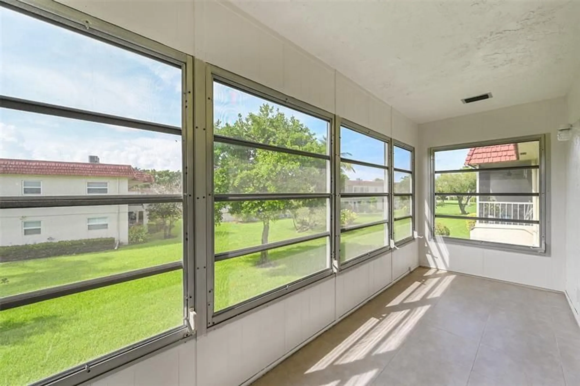 Property Slideshow image 16 of 42 | 23 abbey ln 202, Delray Beach, FL, 33446