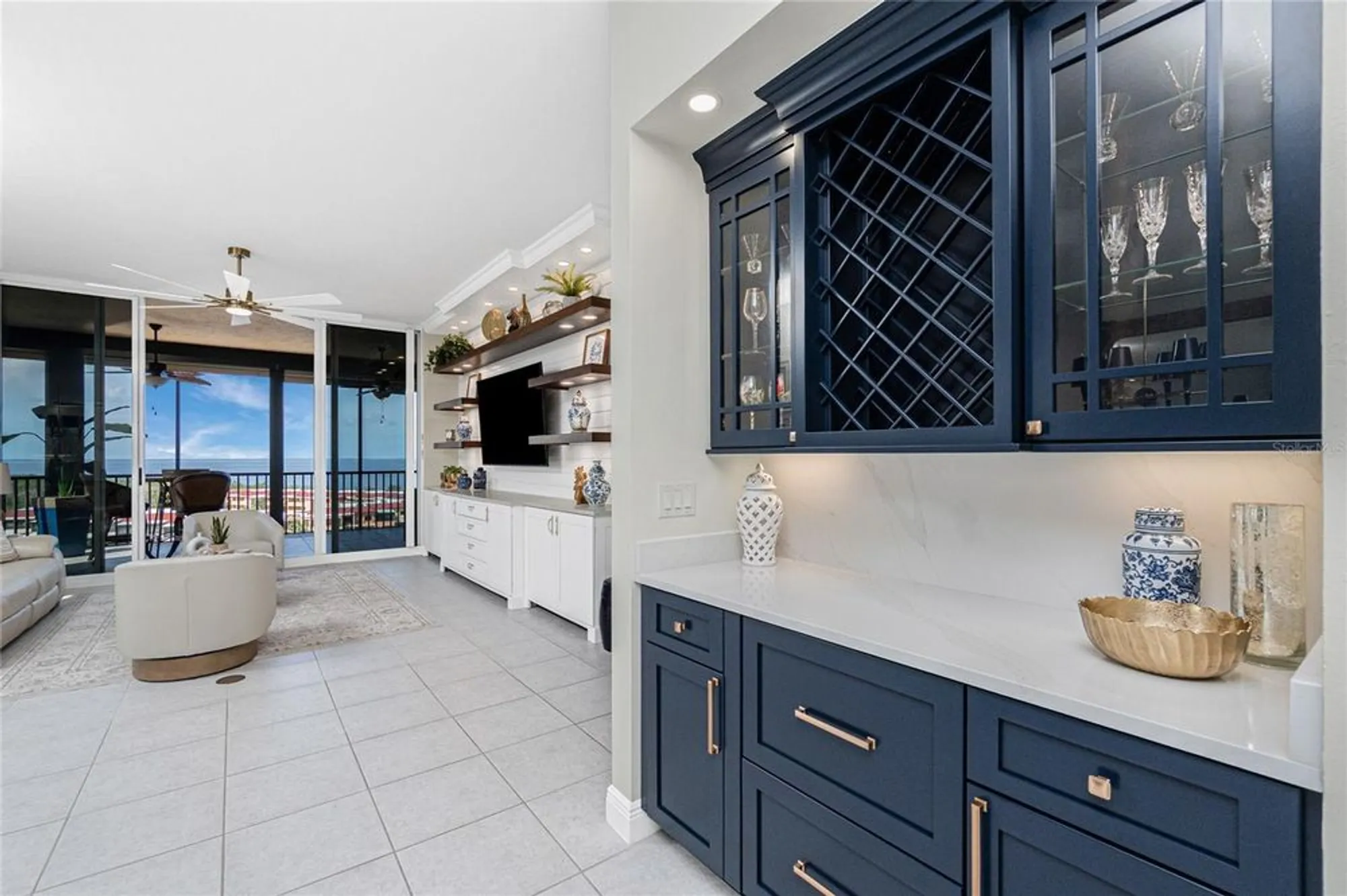 Property Slideshow image 11 of 65 | 3313 sunset key cir 701, Punta Gorda, FL, 33955