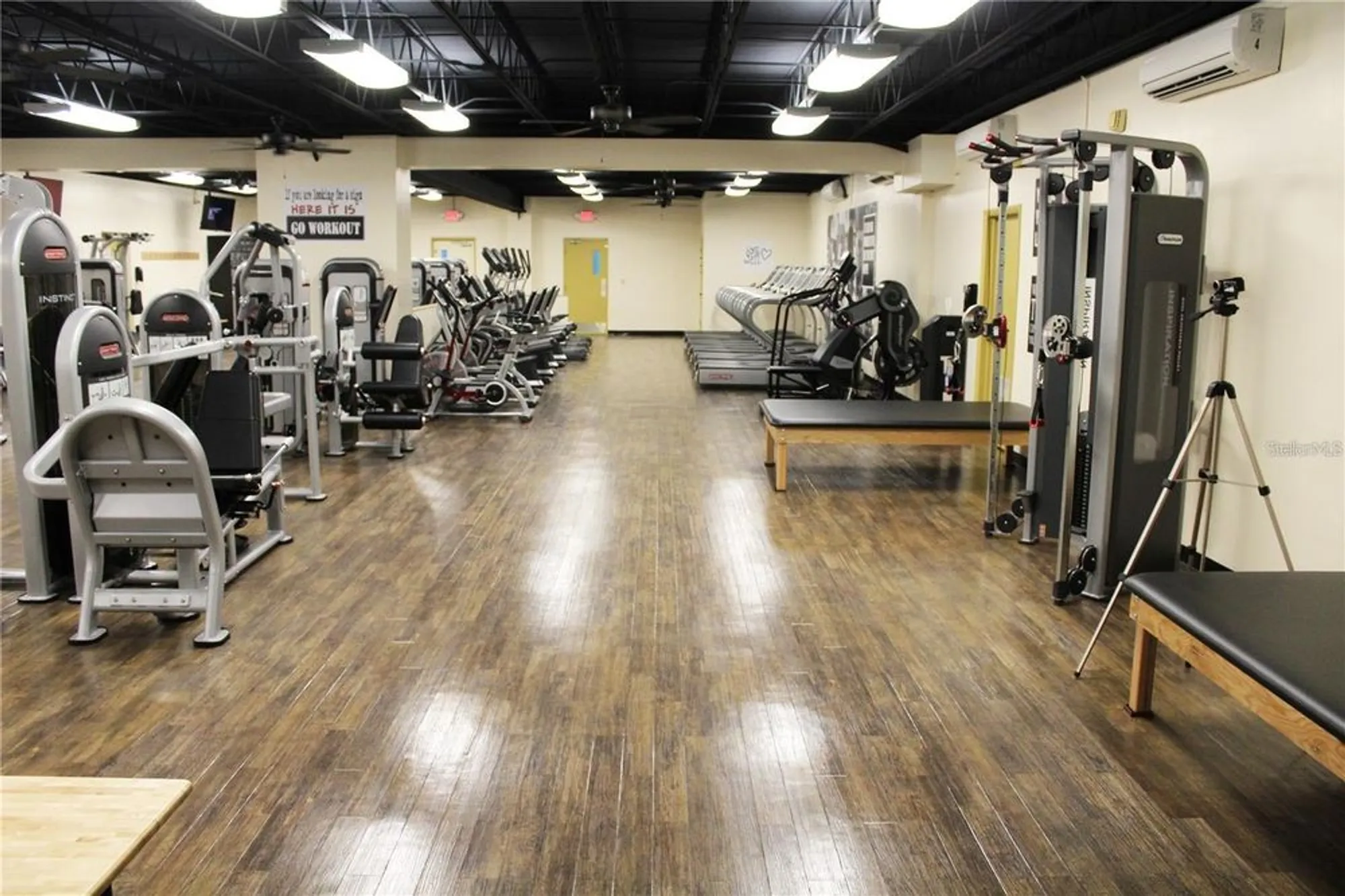 Property Slideshow image 21 of 26 | 2401 ecuadorian way 19, Clearwater, FL, 33763