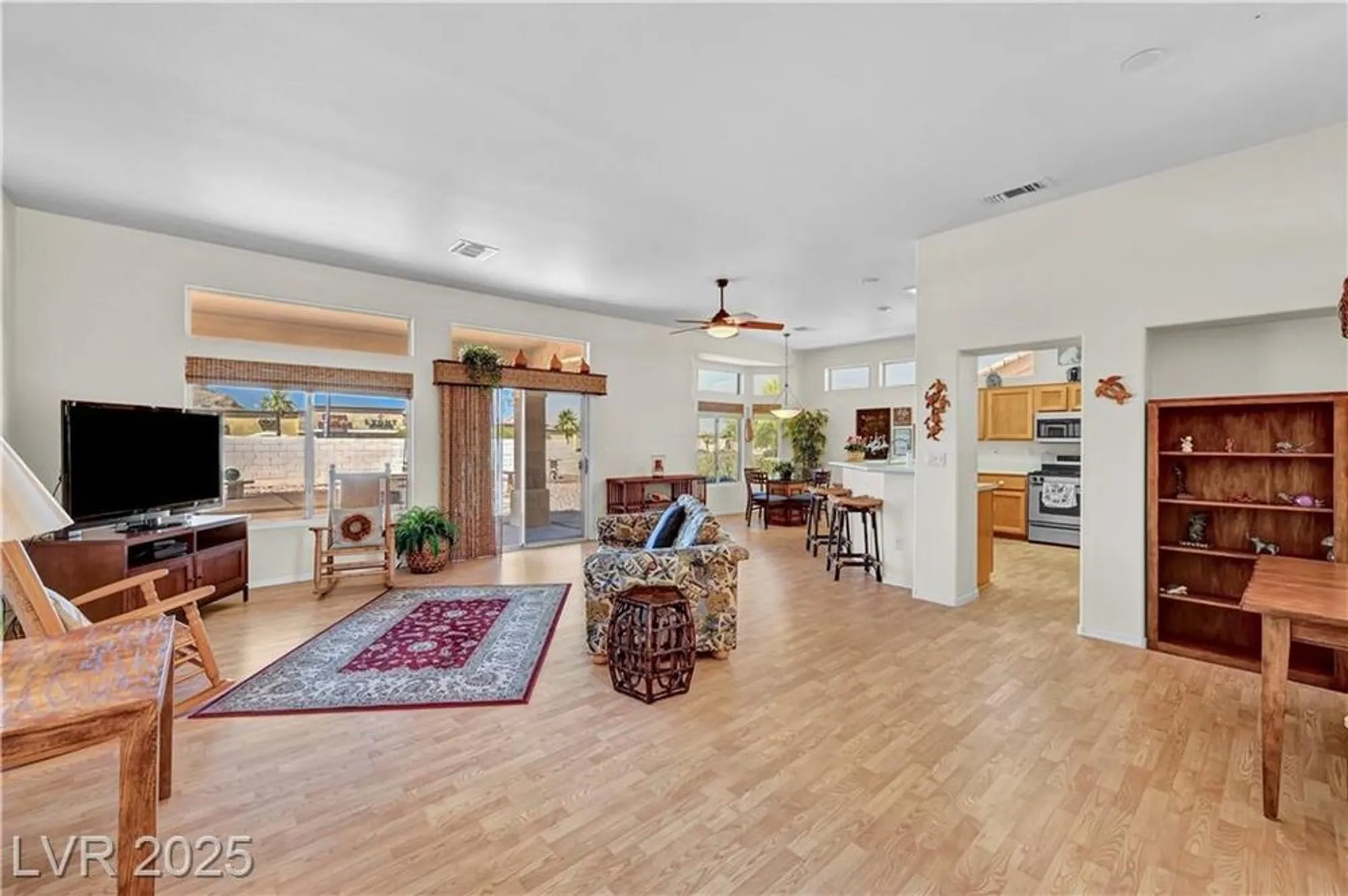 Property Slideshow image 7 of 78 | 10020 villa ridge dr, Las Vegas, NV, 89134