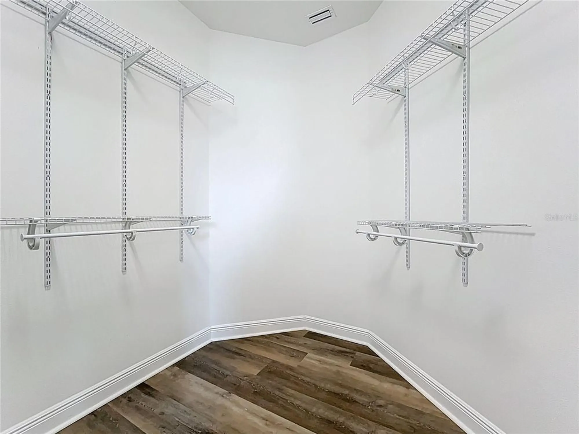 Property Slideshow image 27 of 60 | 1977 weymouth ct, Mount Dora, FL, 32757