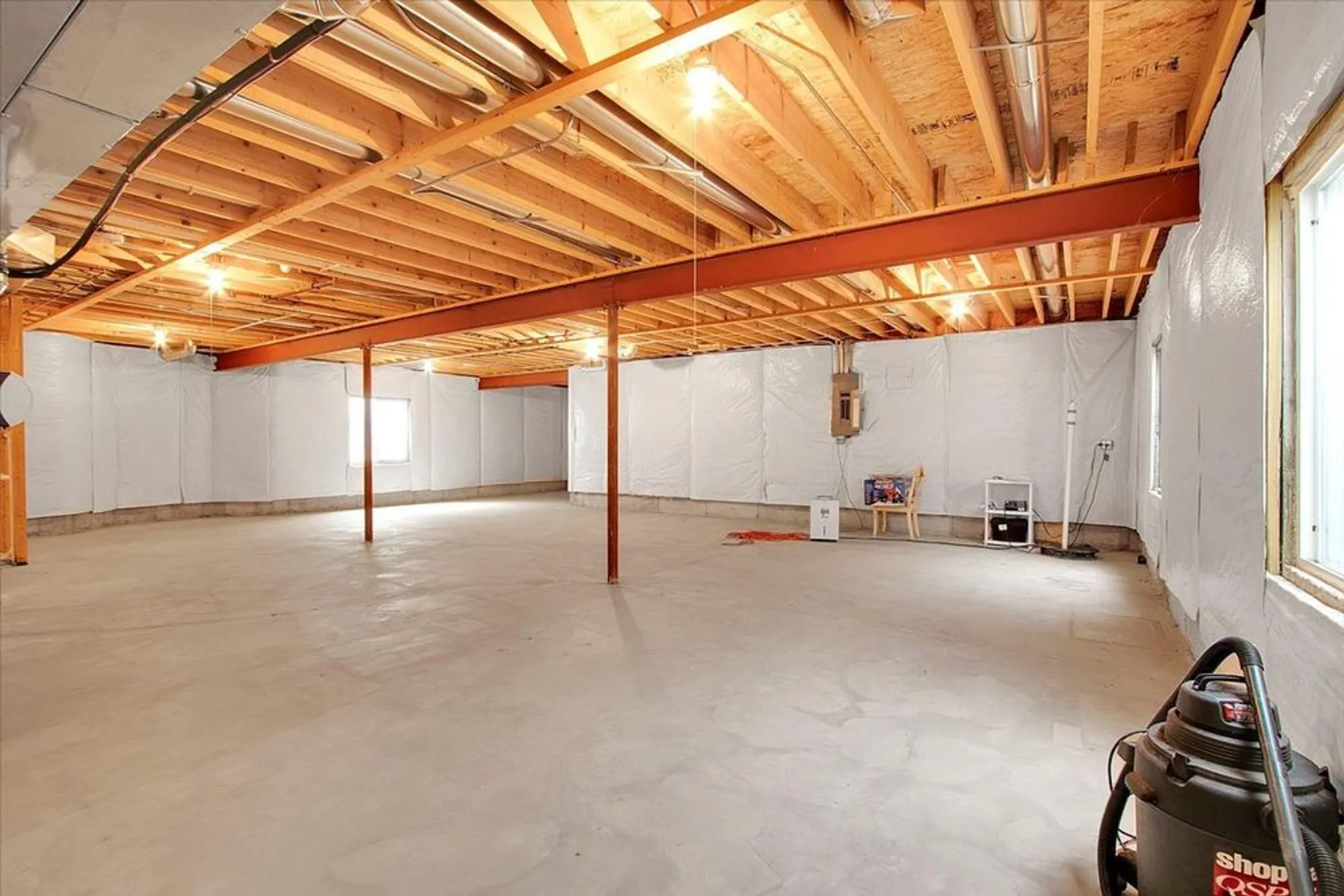 Property Slideshow image 19 of 28 | 16012 carillon lakes ct, Crest Hill, IL, 60403