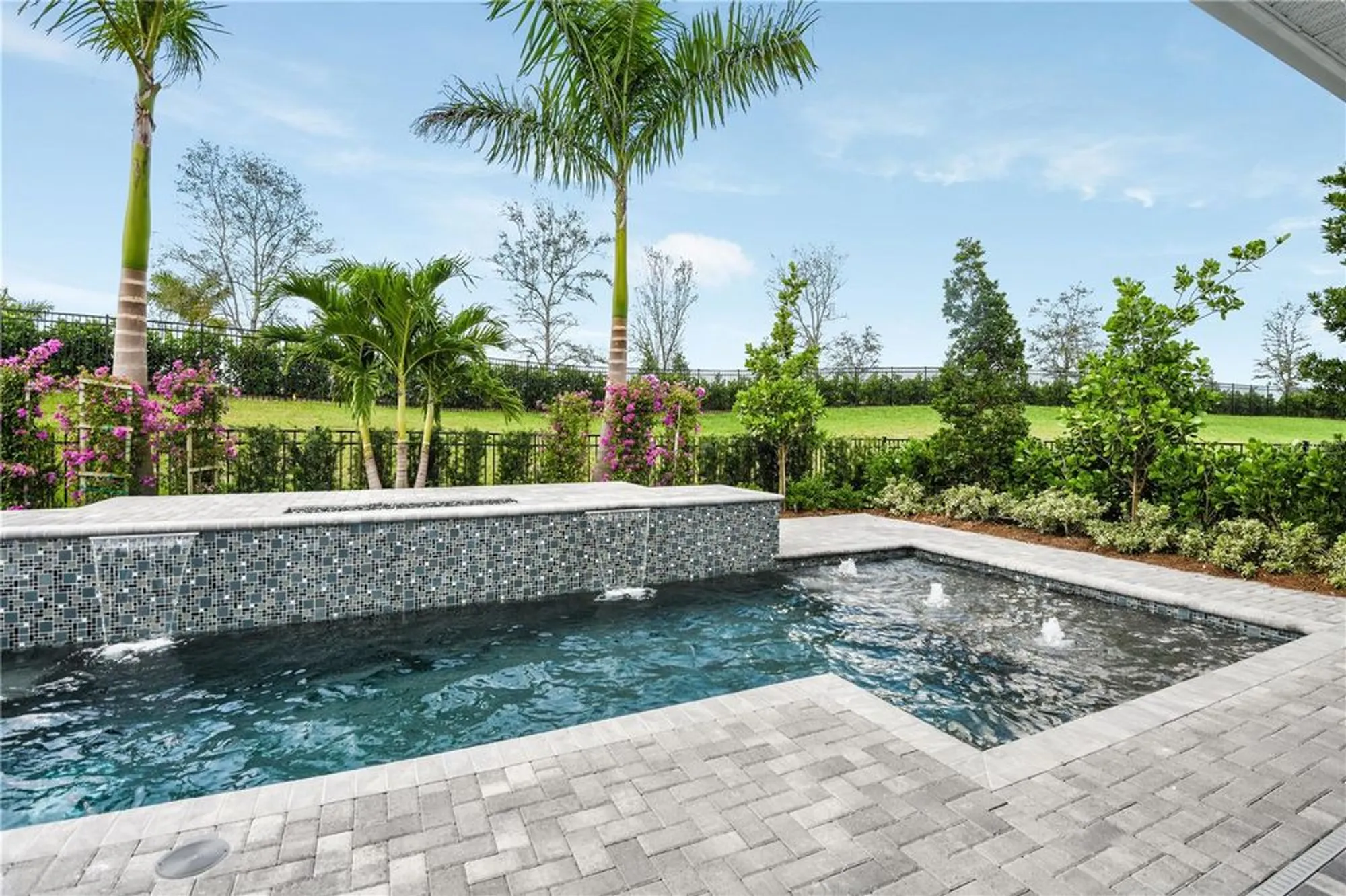 Property Slideshow image 32 of 66 | 18430 rockport pl, Lakewood Ranch, FL, 34211