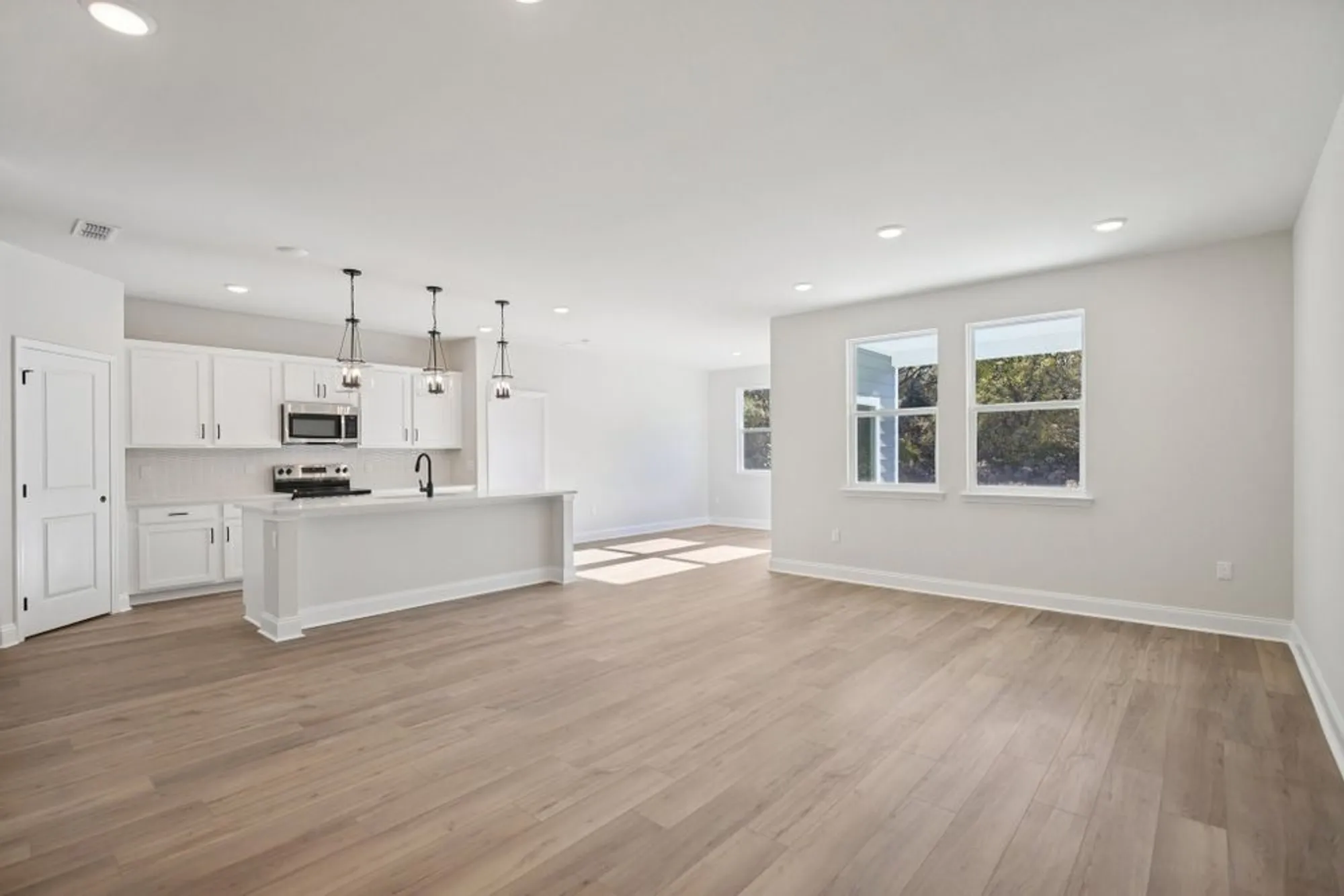 Property Slideshow image 8 of 54 | 328 stonehaus cir, Antioch, TN, 37013