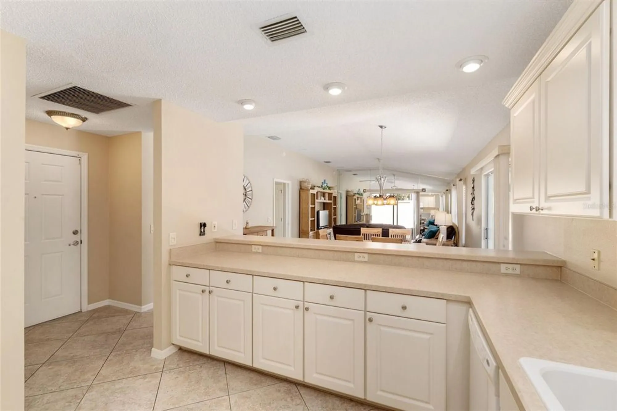 Property Slideshow image 8 of 48 | 2117 smoaks st, The Villages, FL, 32162