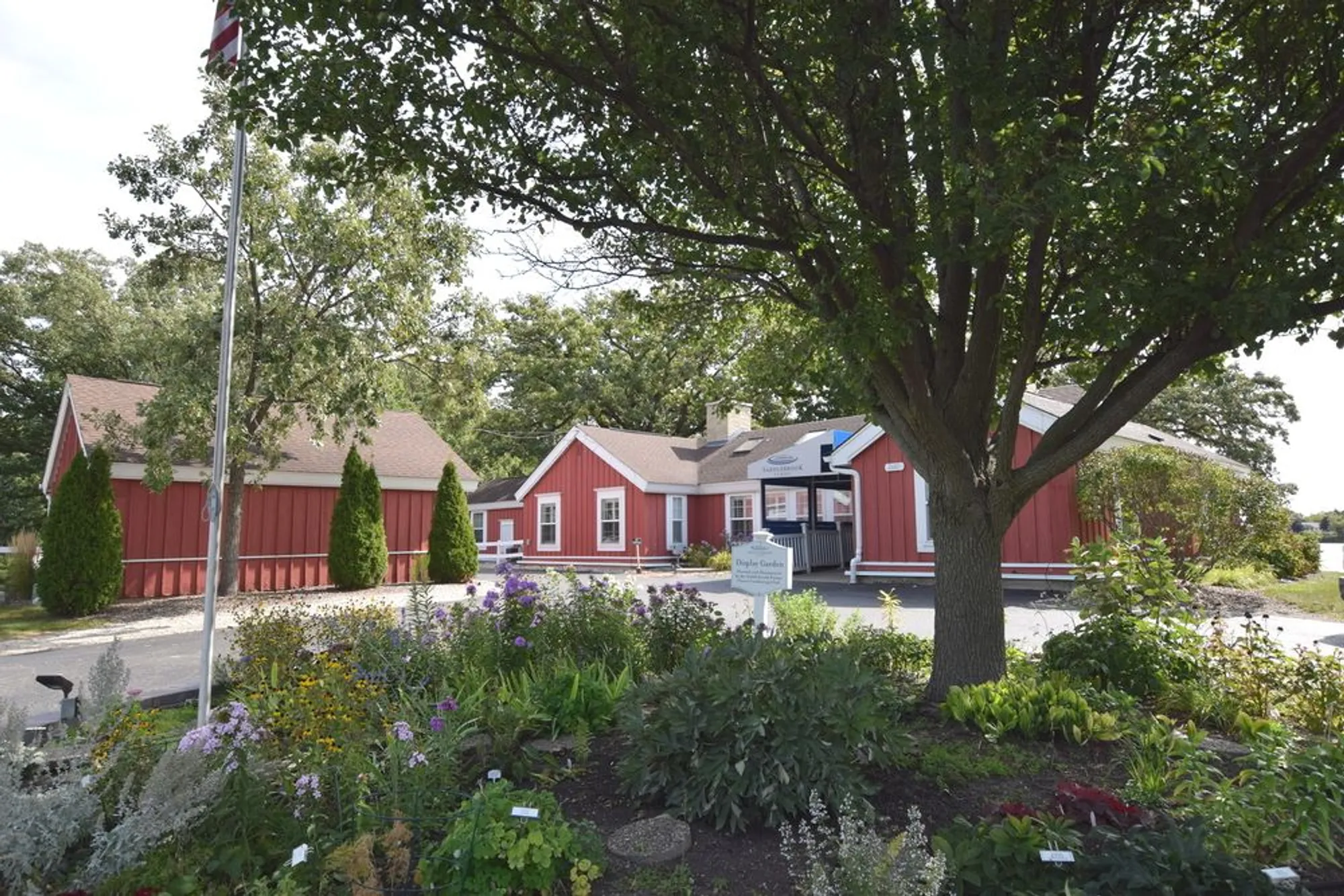 Property Slideshow image 27 of 31 | 115 hunter ct, Grayslake, IL, 60030