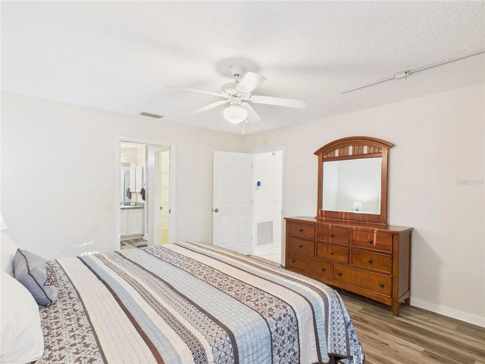 Property Slideshow image 10 of 19 | 2517 privada dr, The Villages, FL, 32162