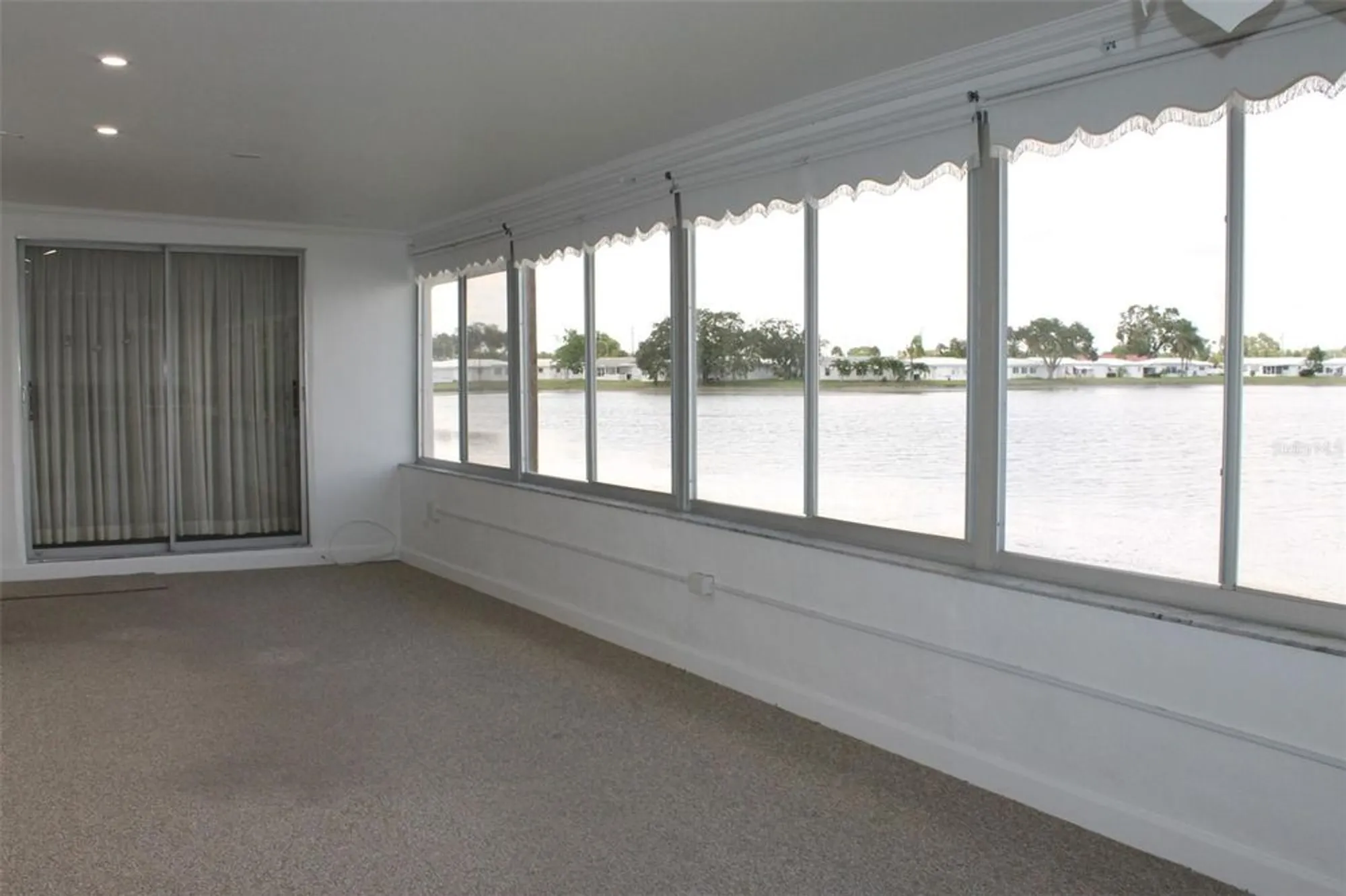 Property Slideshow image 6 of 50 | 9665 mainlands blvd, Pinellas Park, FL, 33782
