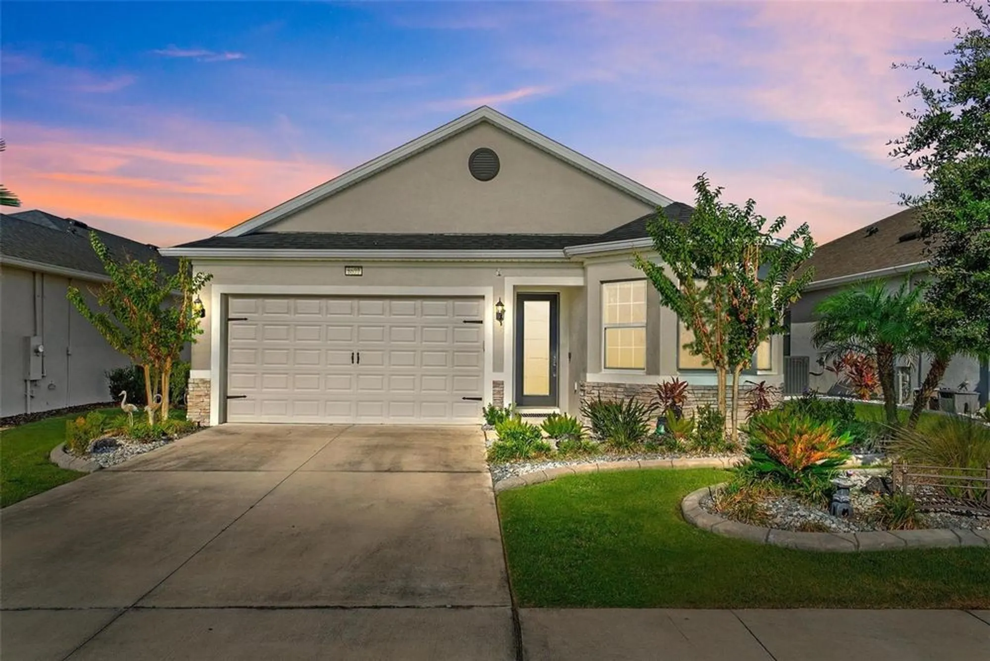 Property Slideshow image 1 of 95 | 8677 bridgeport bay cir, Mount Dora, FL, 32757