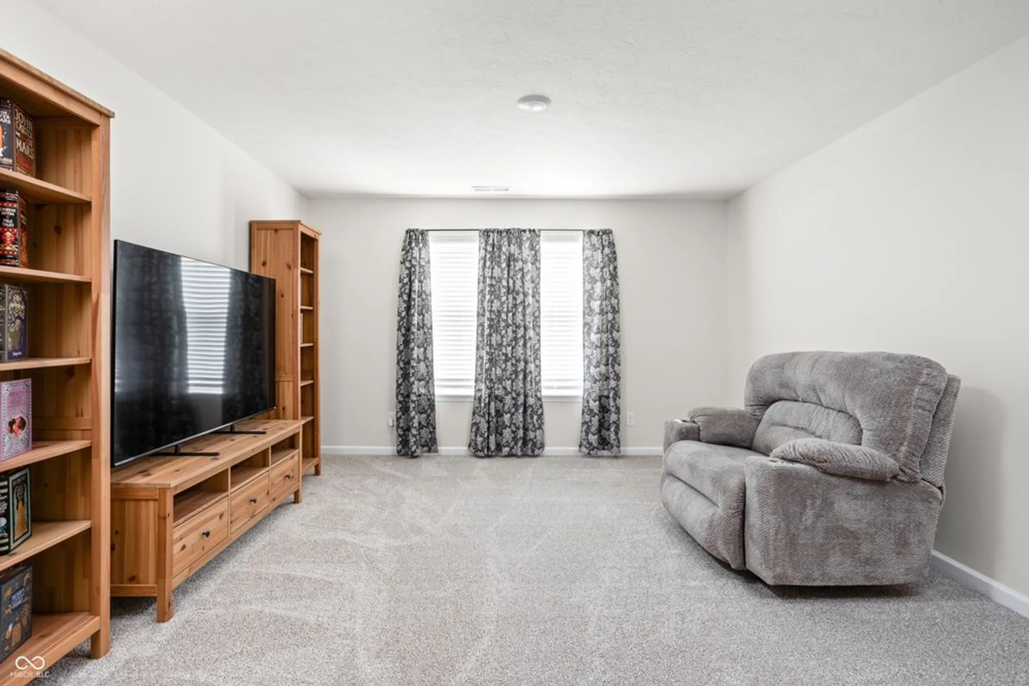 Property Slideshow image 22 of 44 | 8963 faulkner dr, Indianapolis, IN, 46239