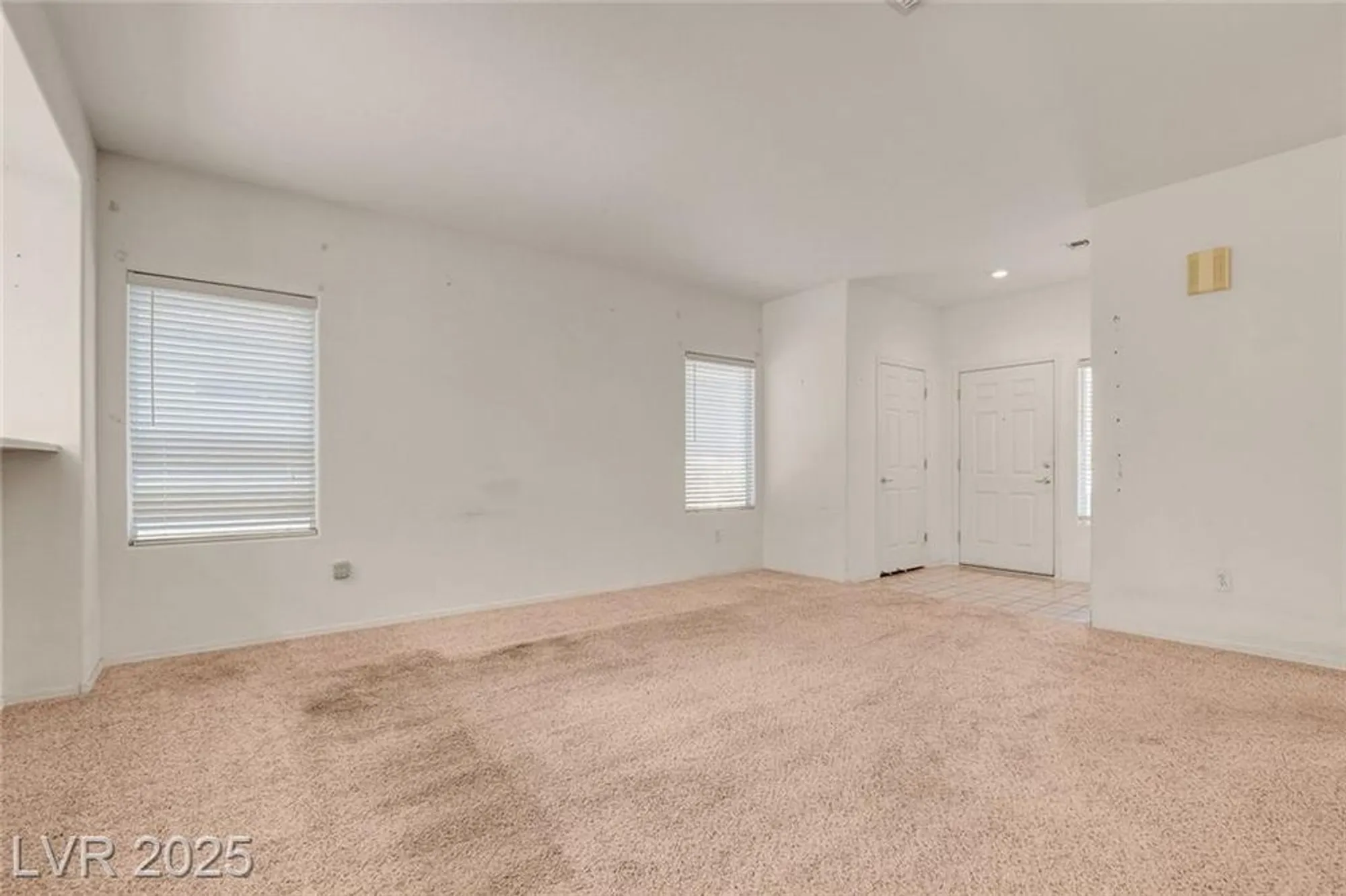 Property Slideshow image 10 of 45 | 2839 sapphire desert dr, Henderson, NV, 89052