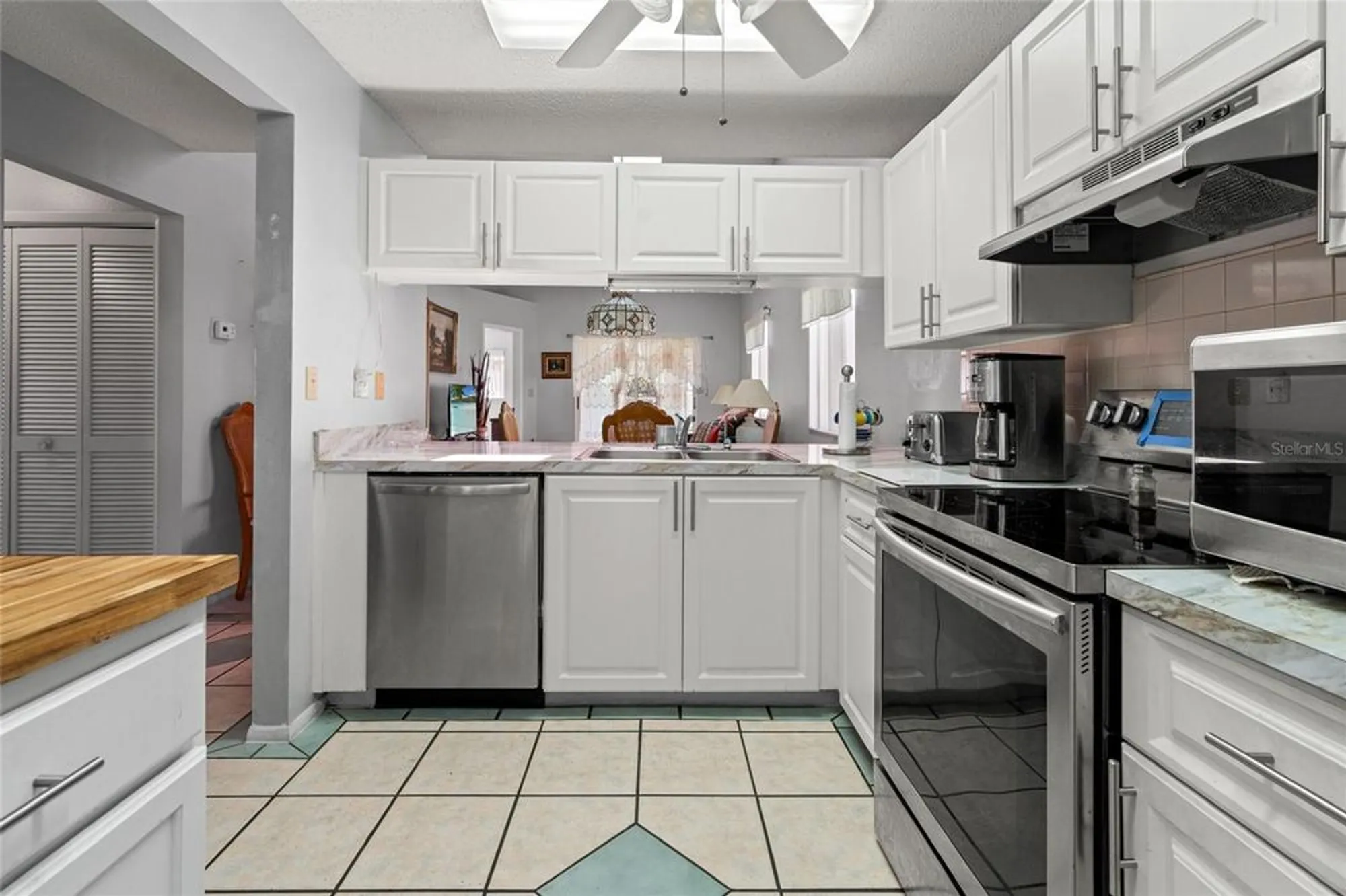 Property Slideshow image 8 of 29 | 6428 thicket trl, New Port Richey, FL, 34653