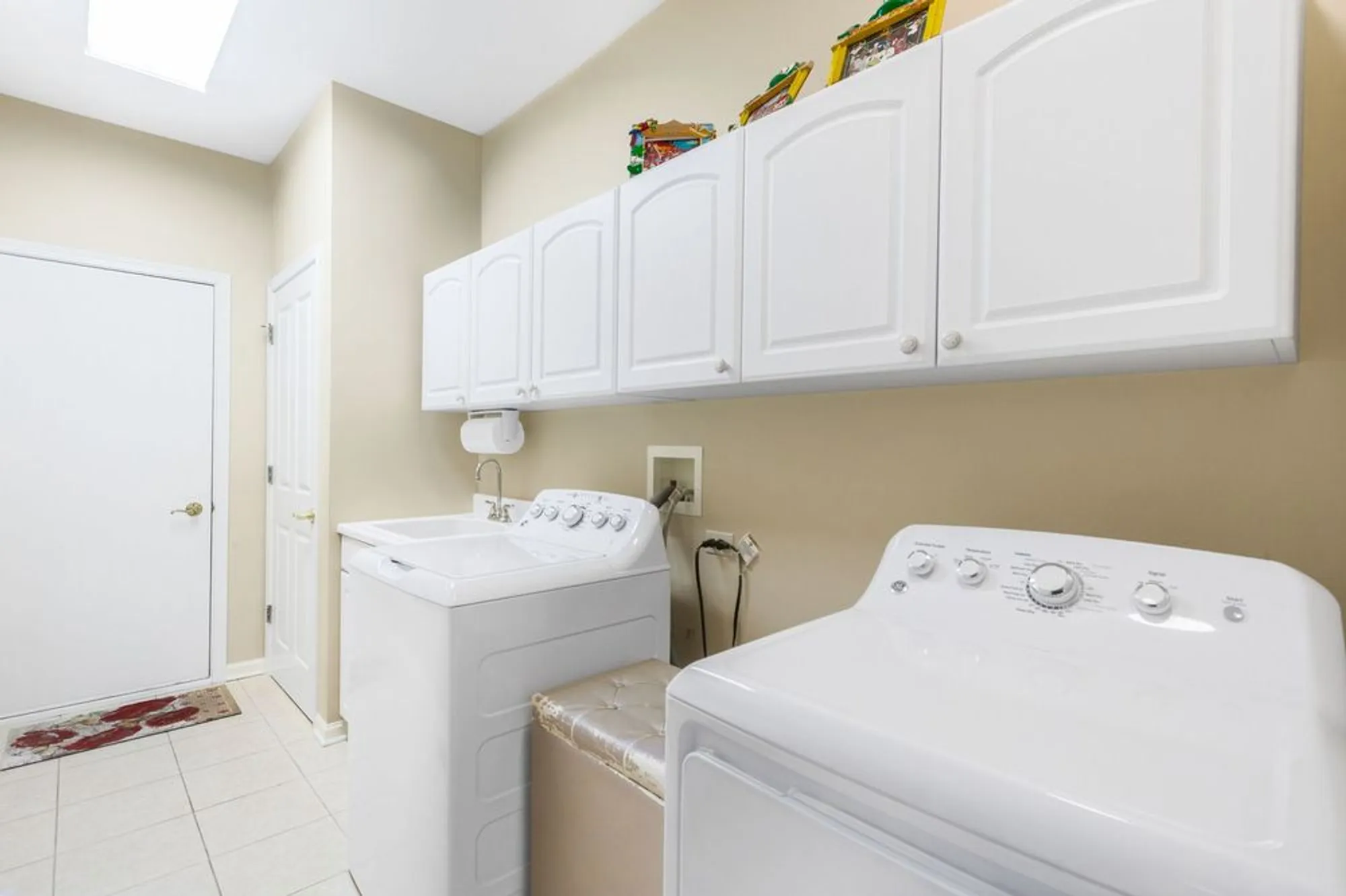 Property Slideshow image 22 of 25 | 12078 spring creek dr, Huntley, IL, 60142