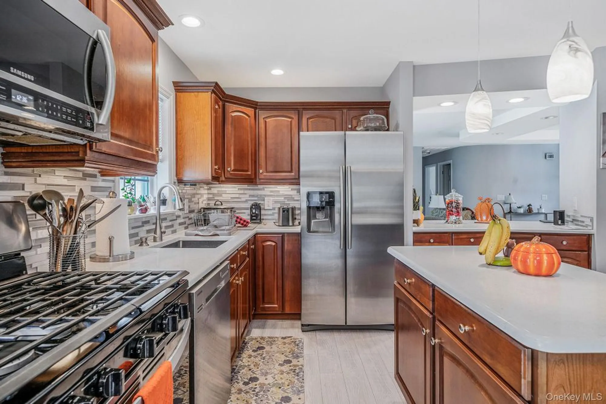 Property Slideshow image 21 of 48 | 1407 middle rd unit 258, Calverton, NY, 11933