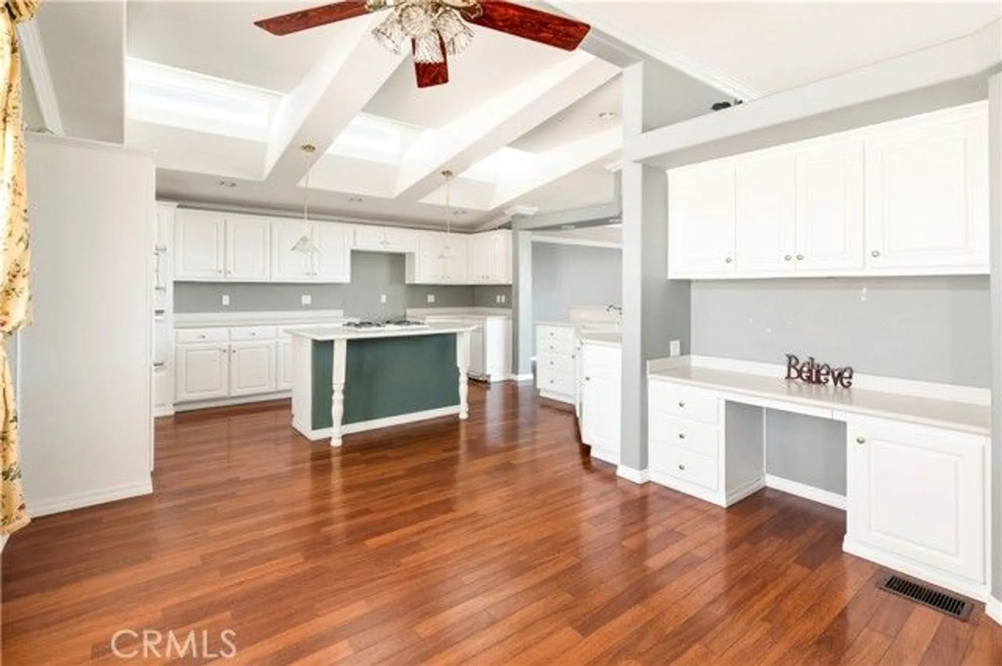Property Slideshow image 19 of 48 | 2752 peach tree st, Hemet, CA, 92545