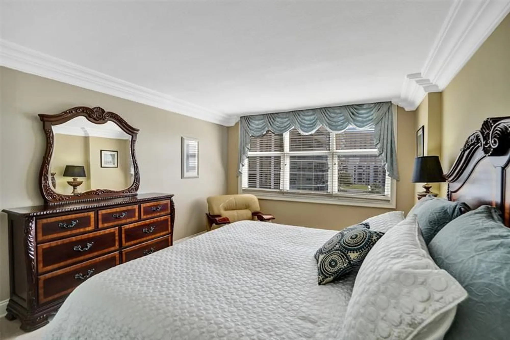 Property Slideshow image 23 of 45 | 1012 n ocean blvd 711, Pompano Beach, FL, 33062