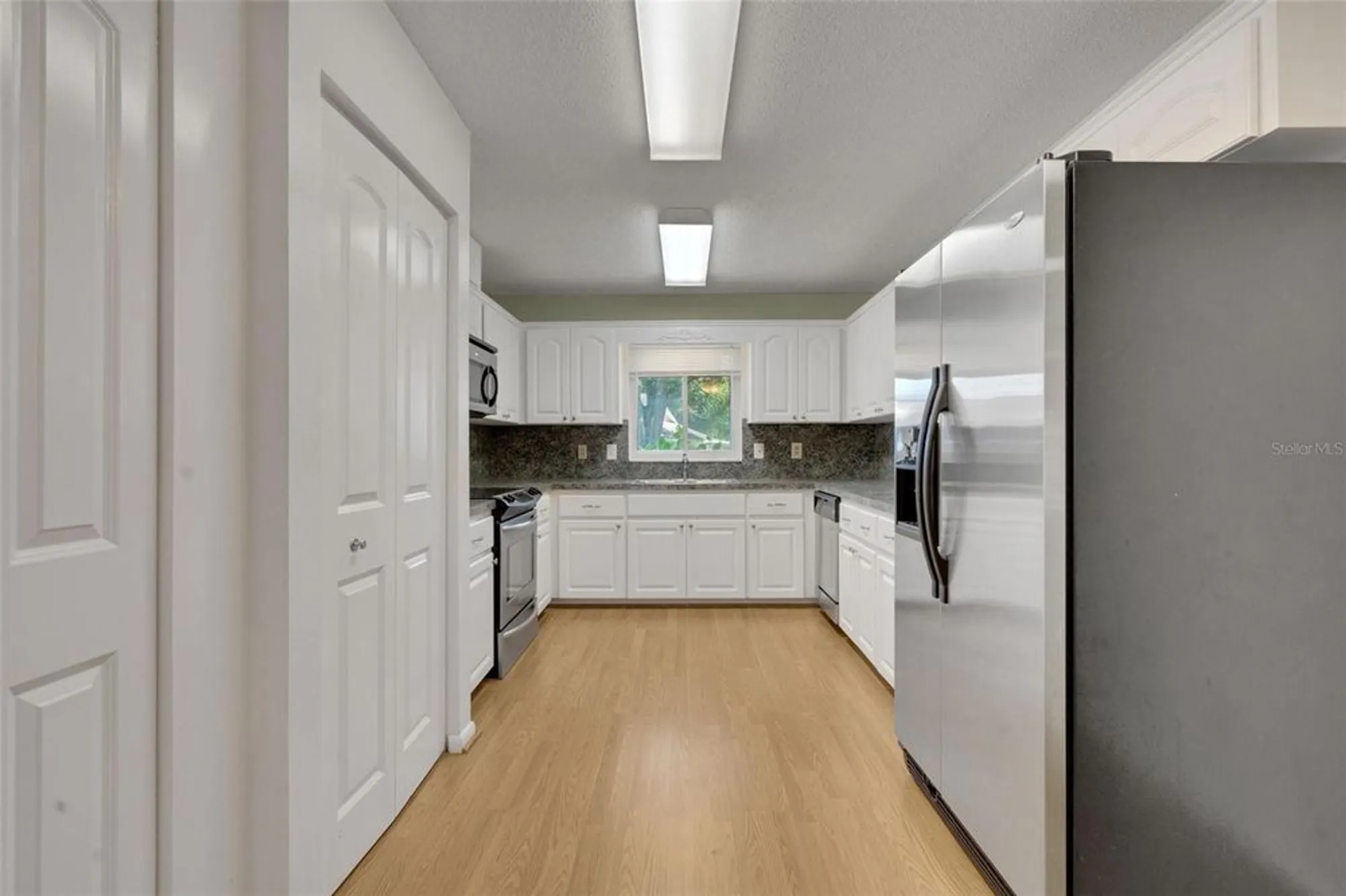 Property Slideshow image 13 of 39 | 8723 sw 93rd ln a, Ocala, FL, 34481