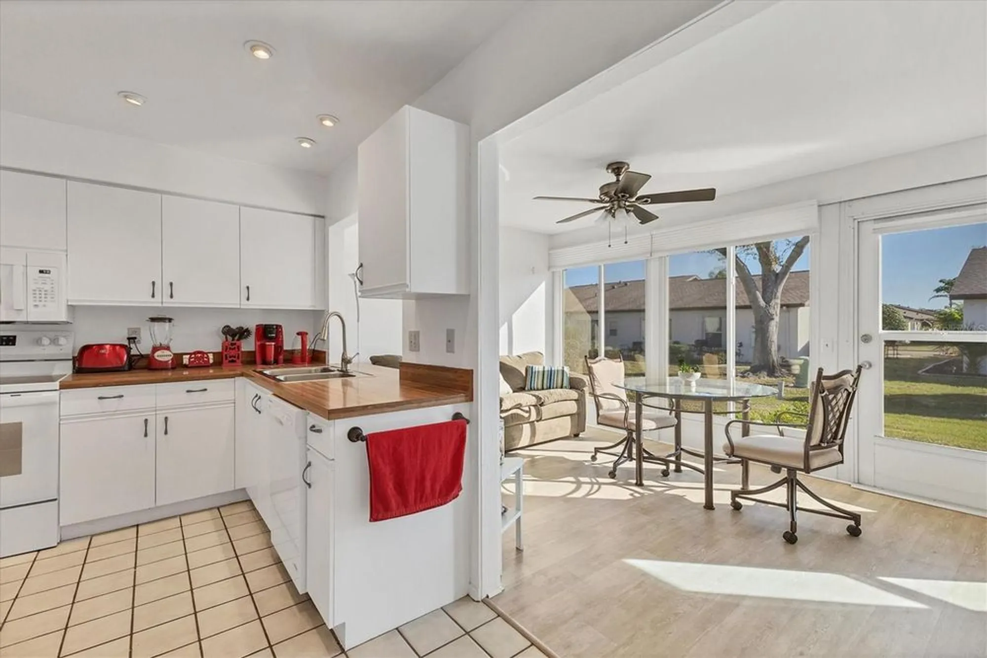 Property Slideshow image 16 of 50 | 604 chestnut ln, Englewood, FL, 34223