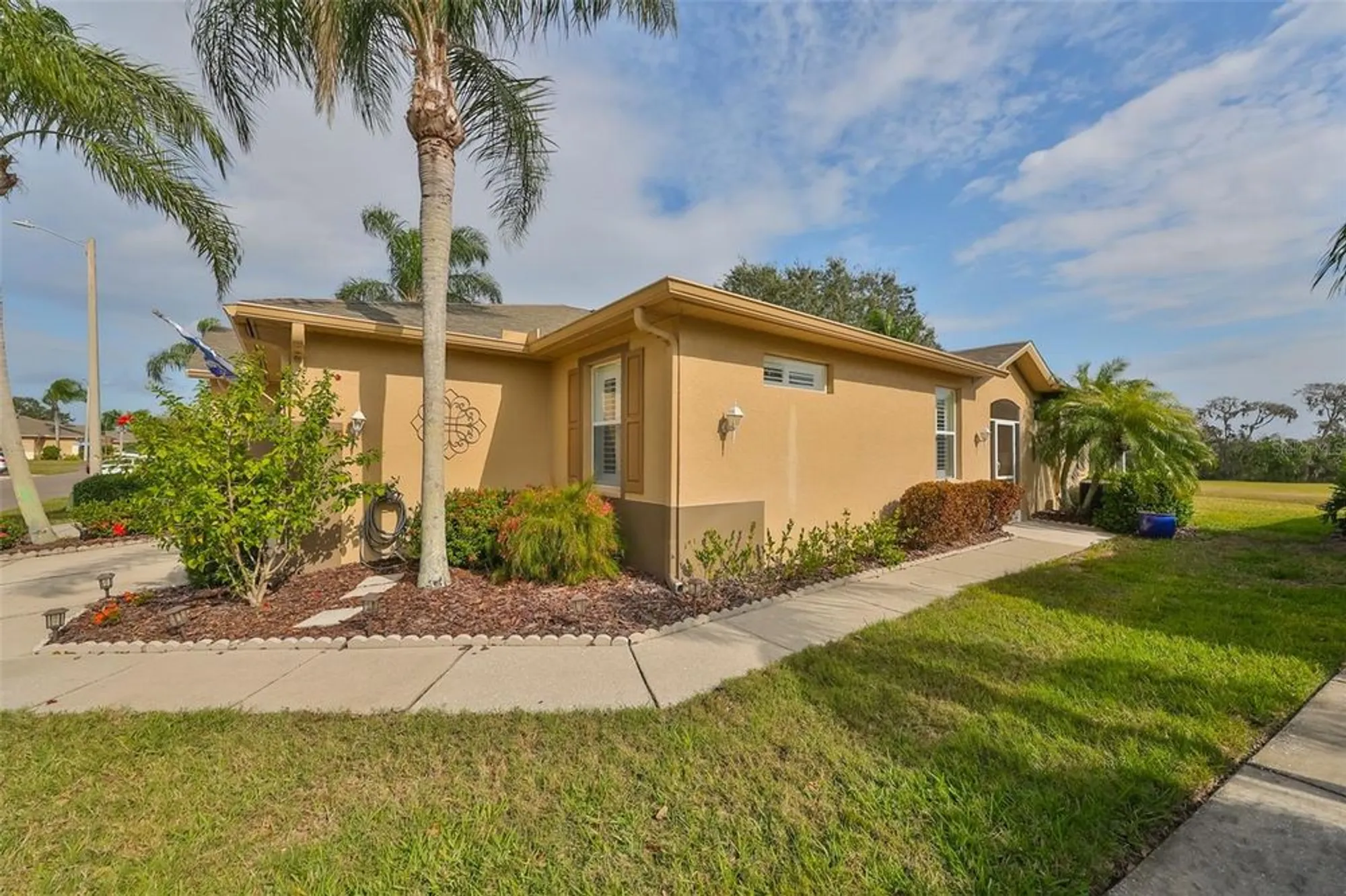 Property Slideshow image 3 of 41 | 2019 acadia greens dr, Sun City Center, FL, 33573