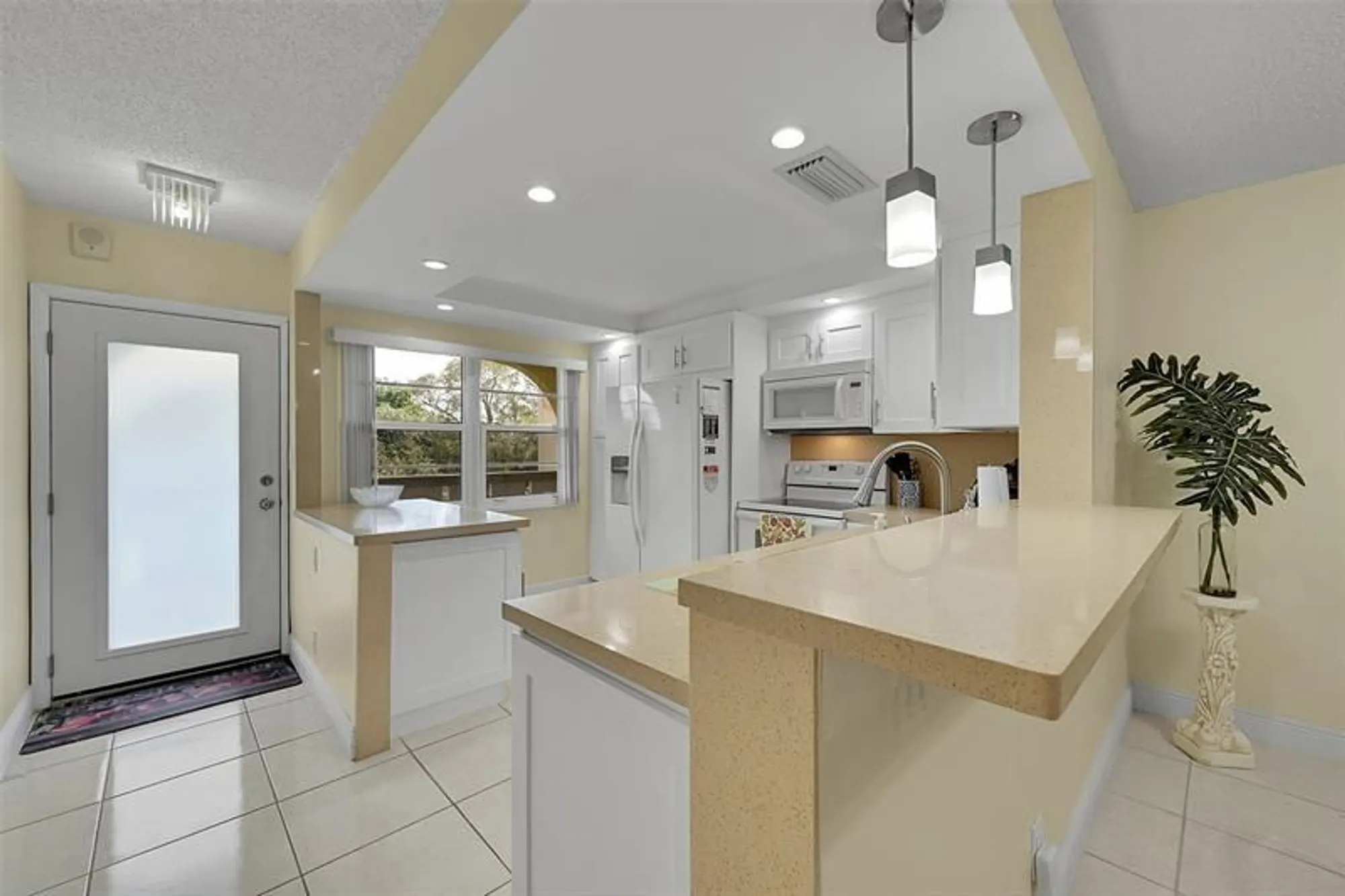 Property Slideshow image 10 of 44 | 2403 antigua cir c4, Coconut Creek, FL, 33066