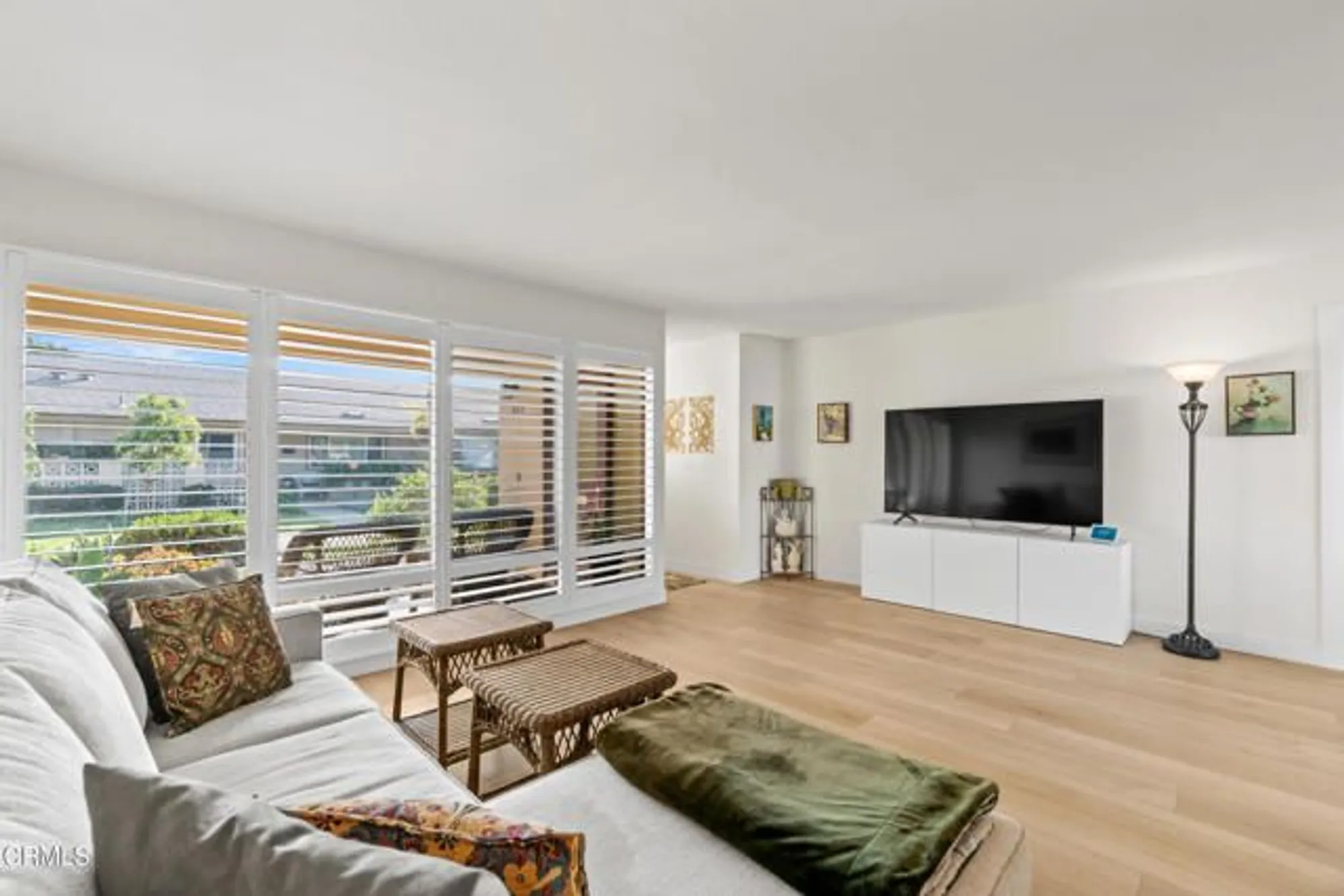 Property Slideshow image 8 of 38 | 243 e elfin grn, Port Hueneme, CA, 93041