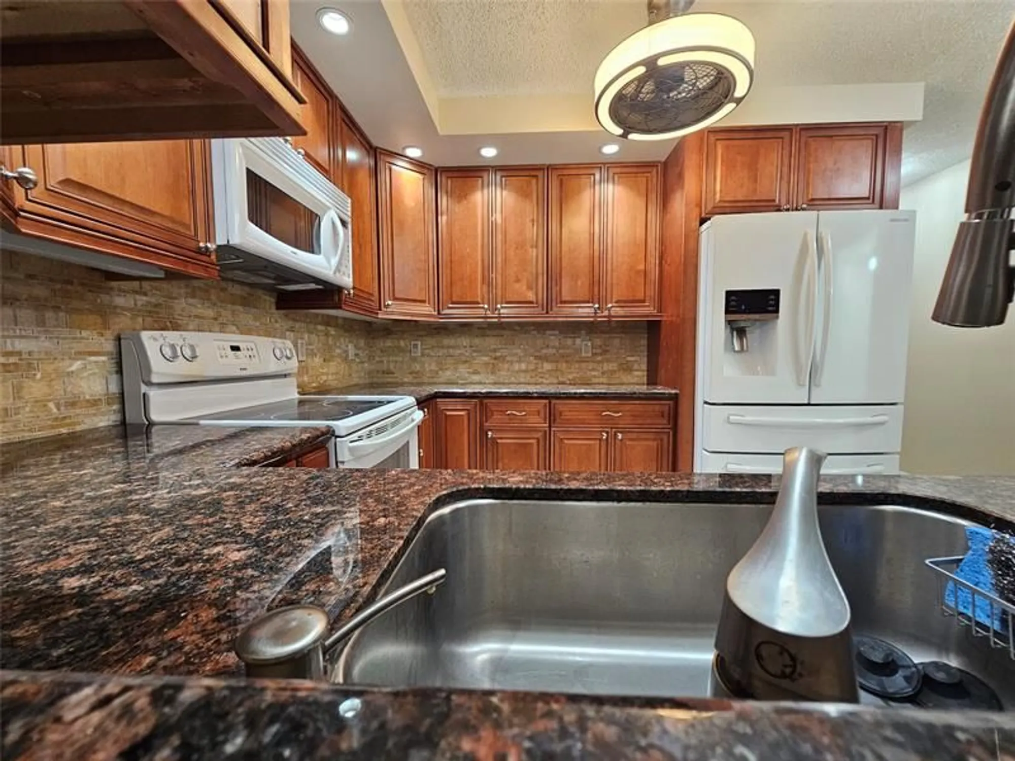 Property Slideshow image 15 of 36 | 9245 flynn cir apt 8, Boca Raton, FL, 33496