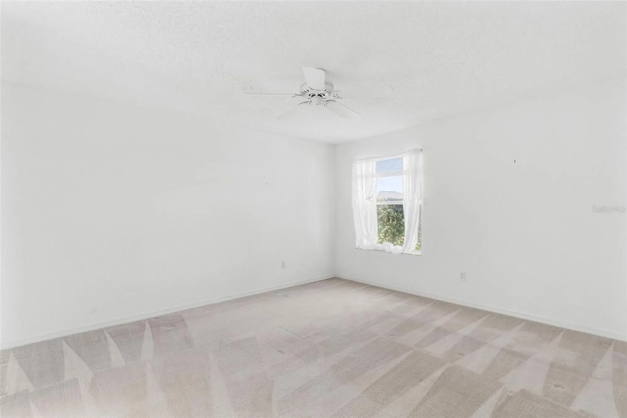 Property Slideshow image 19 of 45 | 2732 privada dr, The Villages, FL, 32162