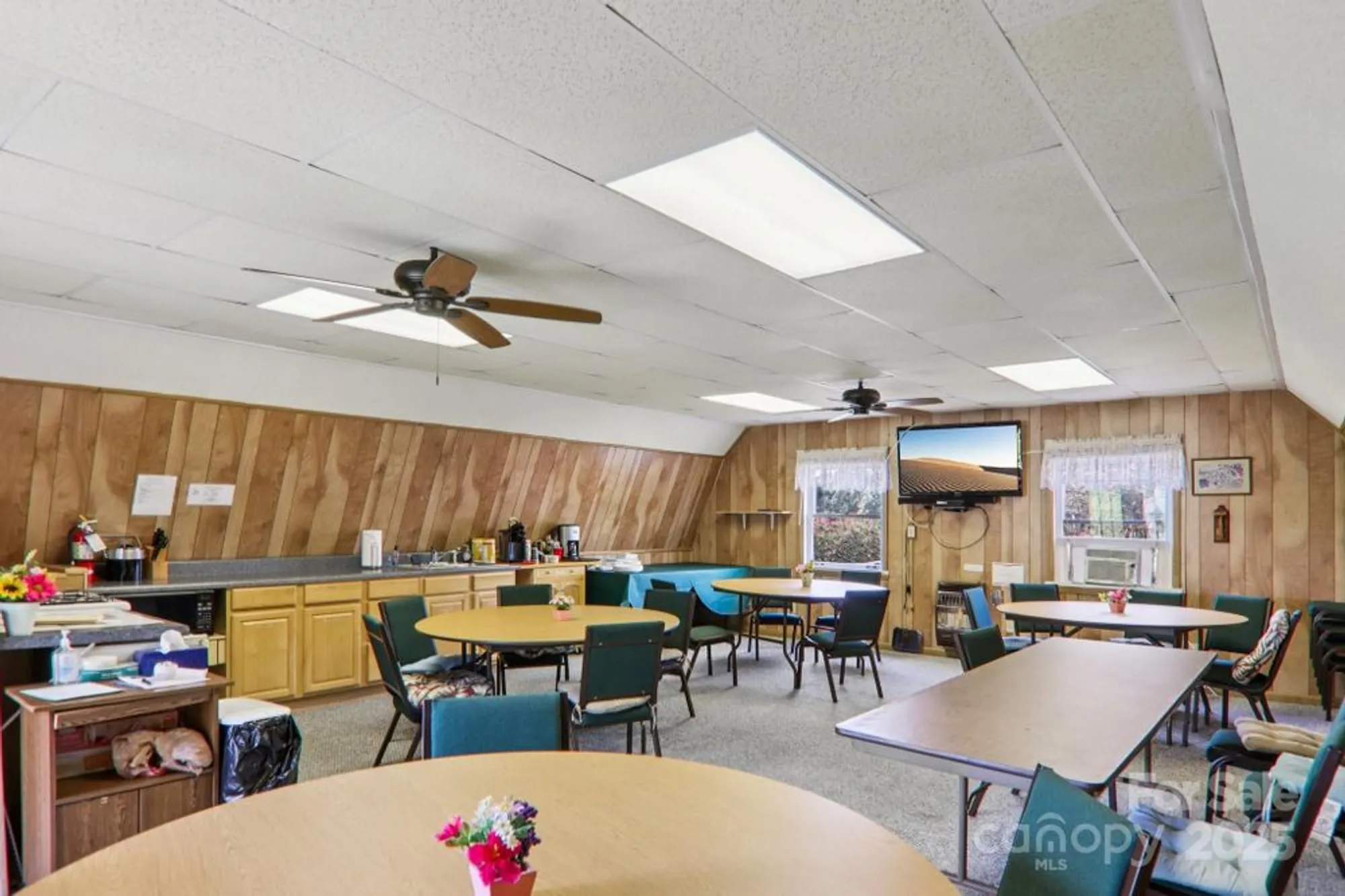 Property Slideshow image 47 of 48 | 302 meadowbrook ct, Hendersonville, NC, 28792