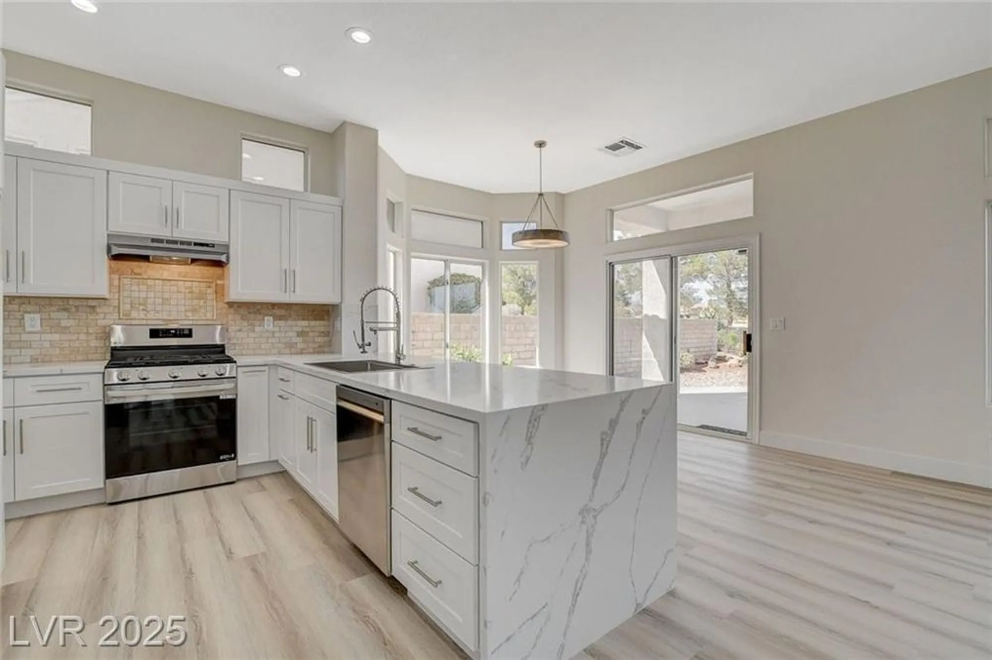 Property Slideshow image 26 of 44 | 10100 folsom dr, Las Vegas, NV, 89134