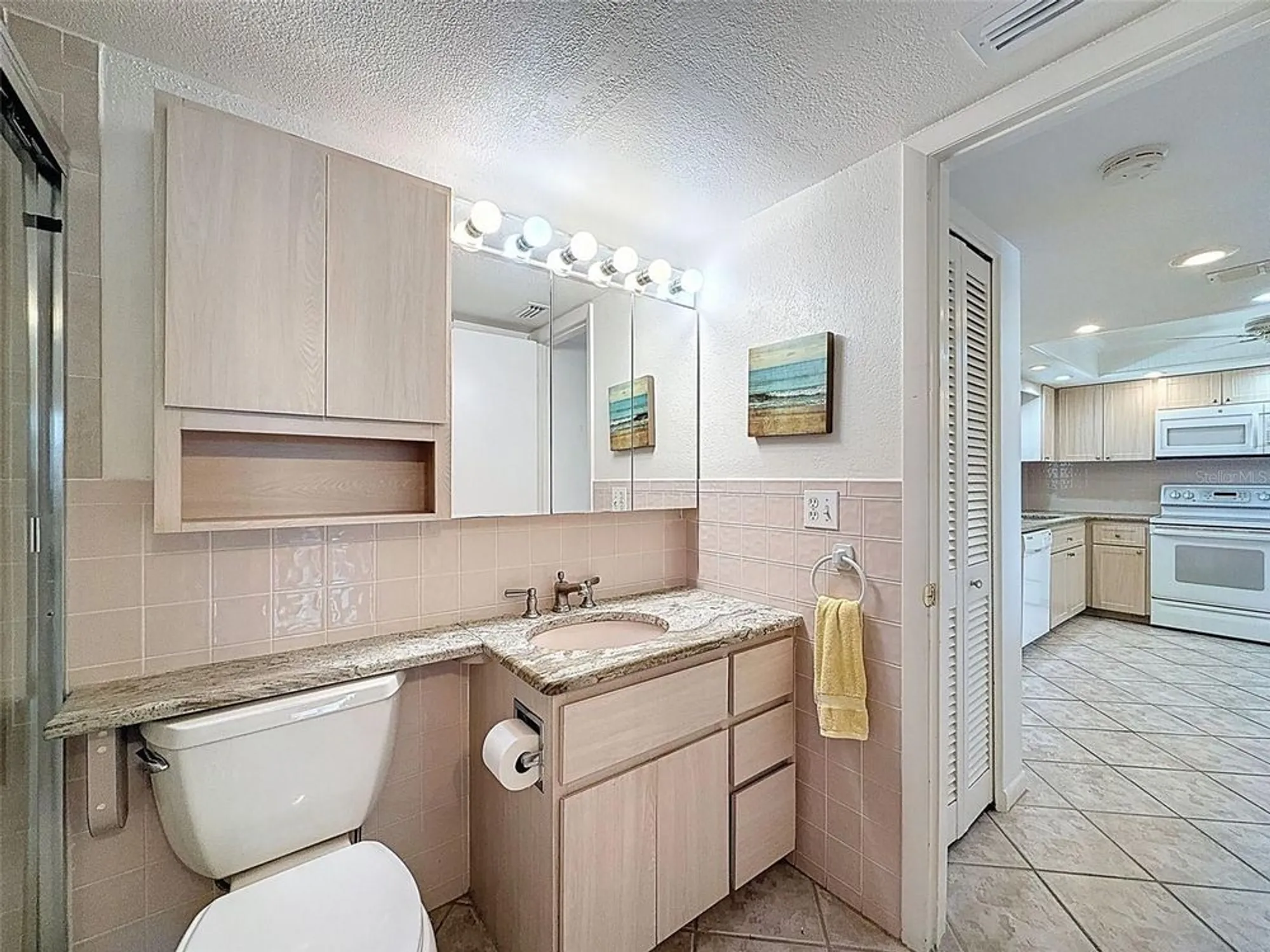 Property Slideshow image 16 of 32 | 4550 cove cir apt 507, St Petersburg, FL, 33708