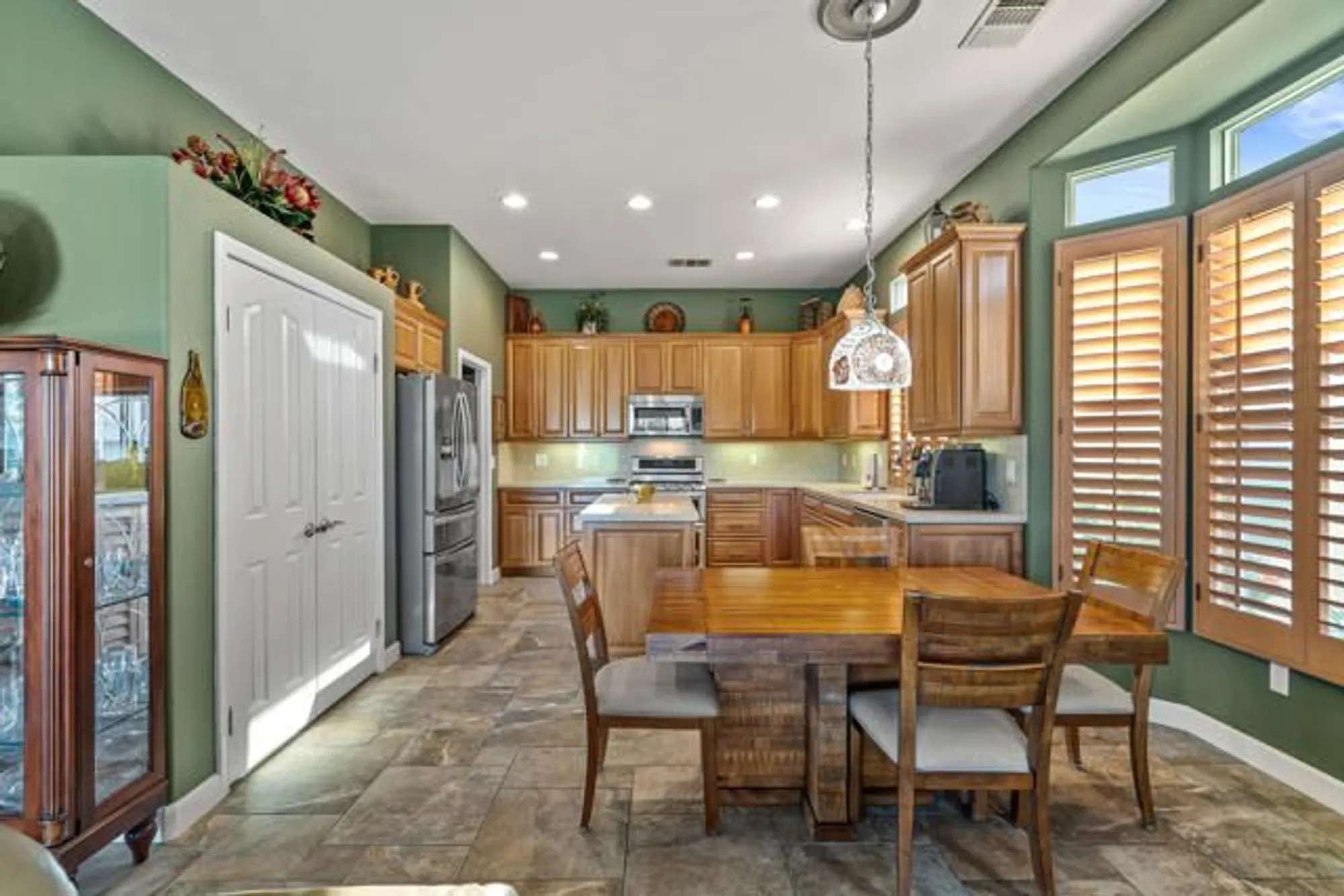 Property Slideshow image 18 of 73 | 44327 royal lytham dr, Indio, CA, 92201