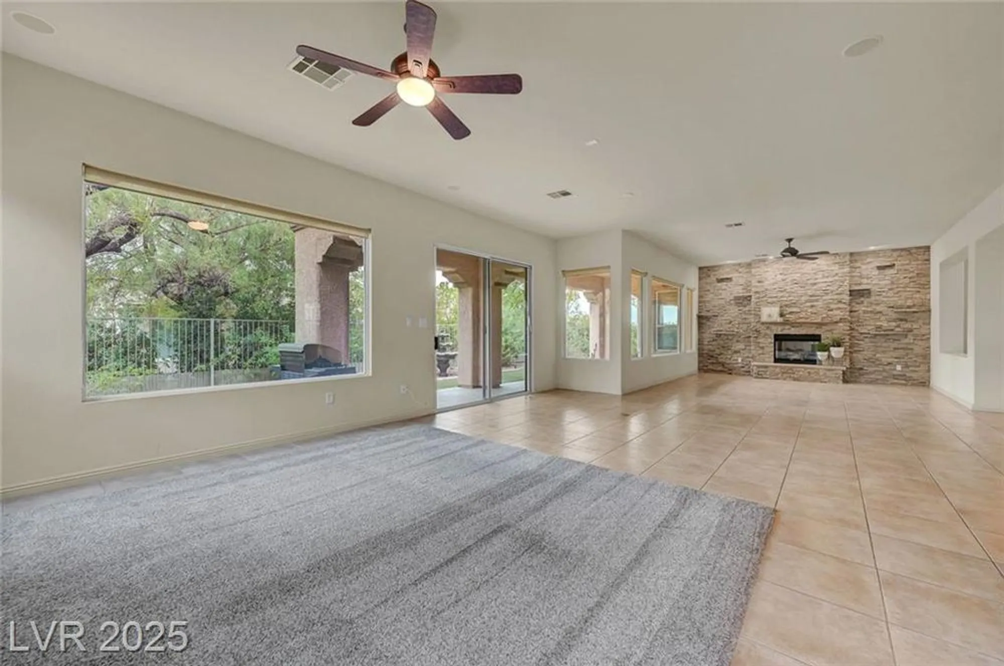Property Slideshow image 14 of 61 | 4636 riva de romanza st, Las Vegas, NV, 89135
