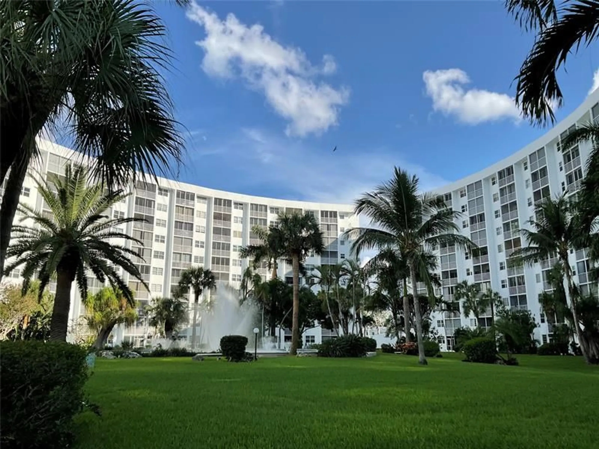 Property Slideshow image 16 of 17 | 2731 ne 14th street cswy apt 307, Pompano Beach, FL, 33062