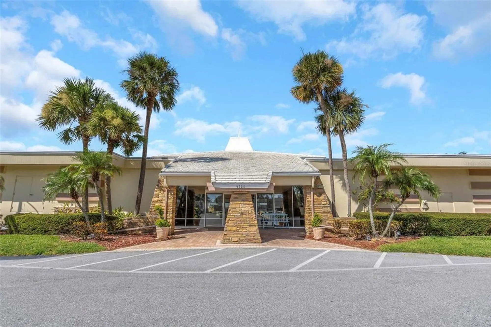 Property Slideshow image 43 of 95 | 4550 cove cir apt 207, St Petersburg, FL, 33708