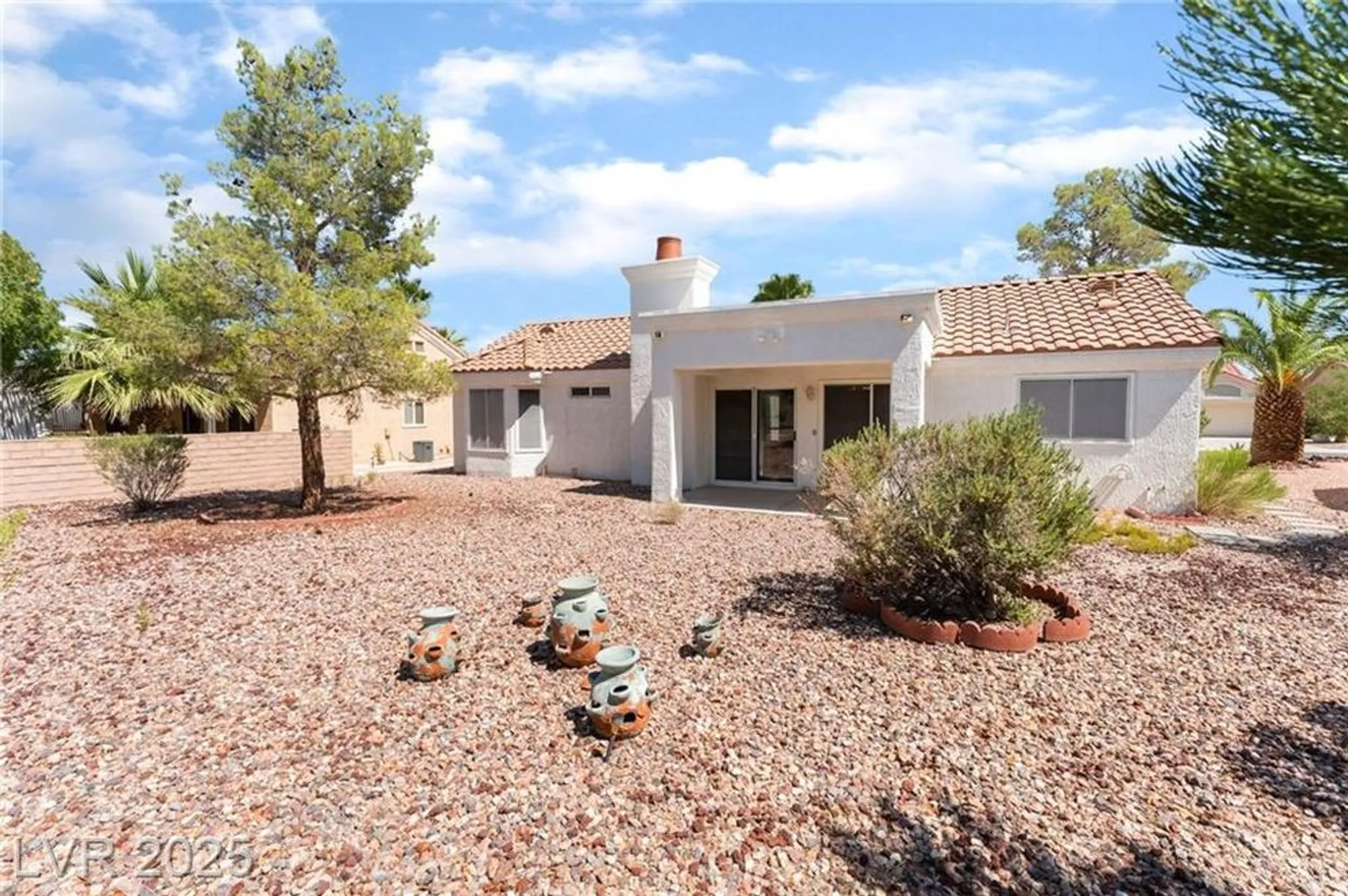 Property Slideshow image 23 of 31 | 2601 desert sands dr, Las Vegas, NV, 89134